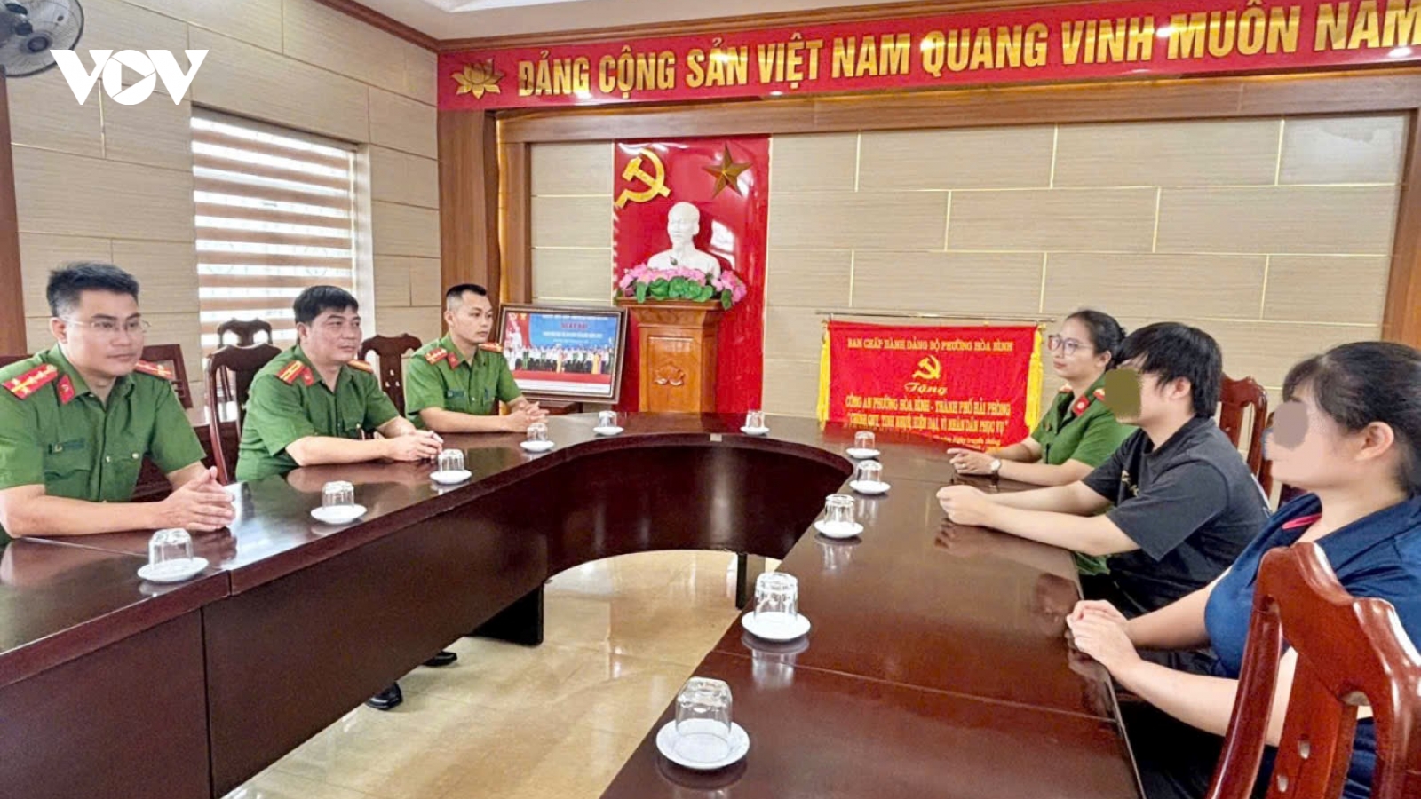 Giải cứu nam sinh mắc bẫy lừa đảo “bắt cóc online”