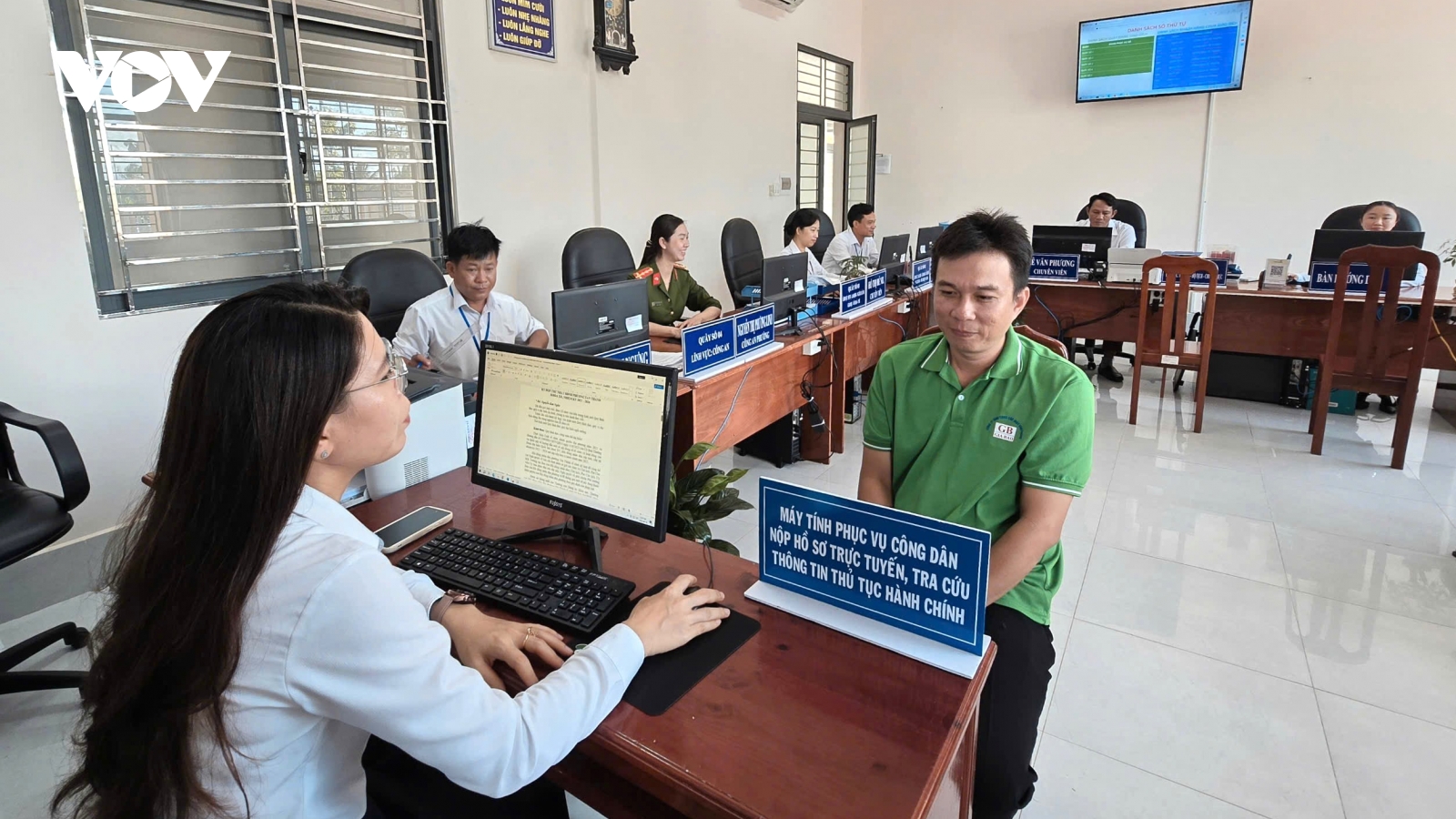 Các xã, phường ở Cà Mau cần tăng cường 198 công chức, viên chức chuyên môn