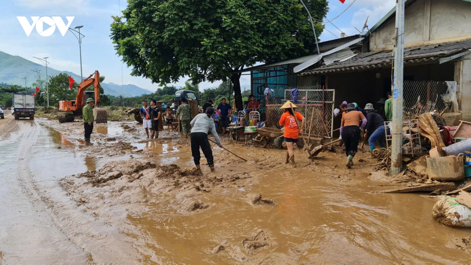 Hàng trăm nhà dân bị thiệt hại do mưa lũ ở Sơn La