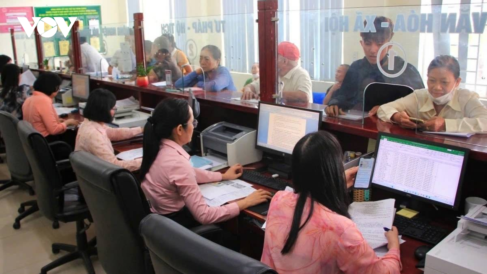 Nhận diện những nút thắt ngoài thể chế