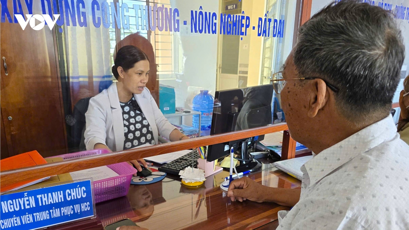 Cà Mau: Cấp xã còn gặp khó trong giải quyết thủ tục hành chính