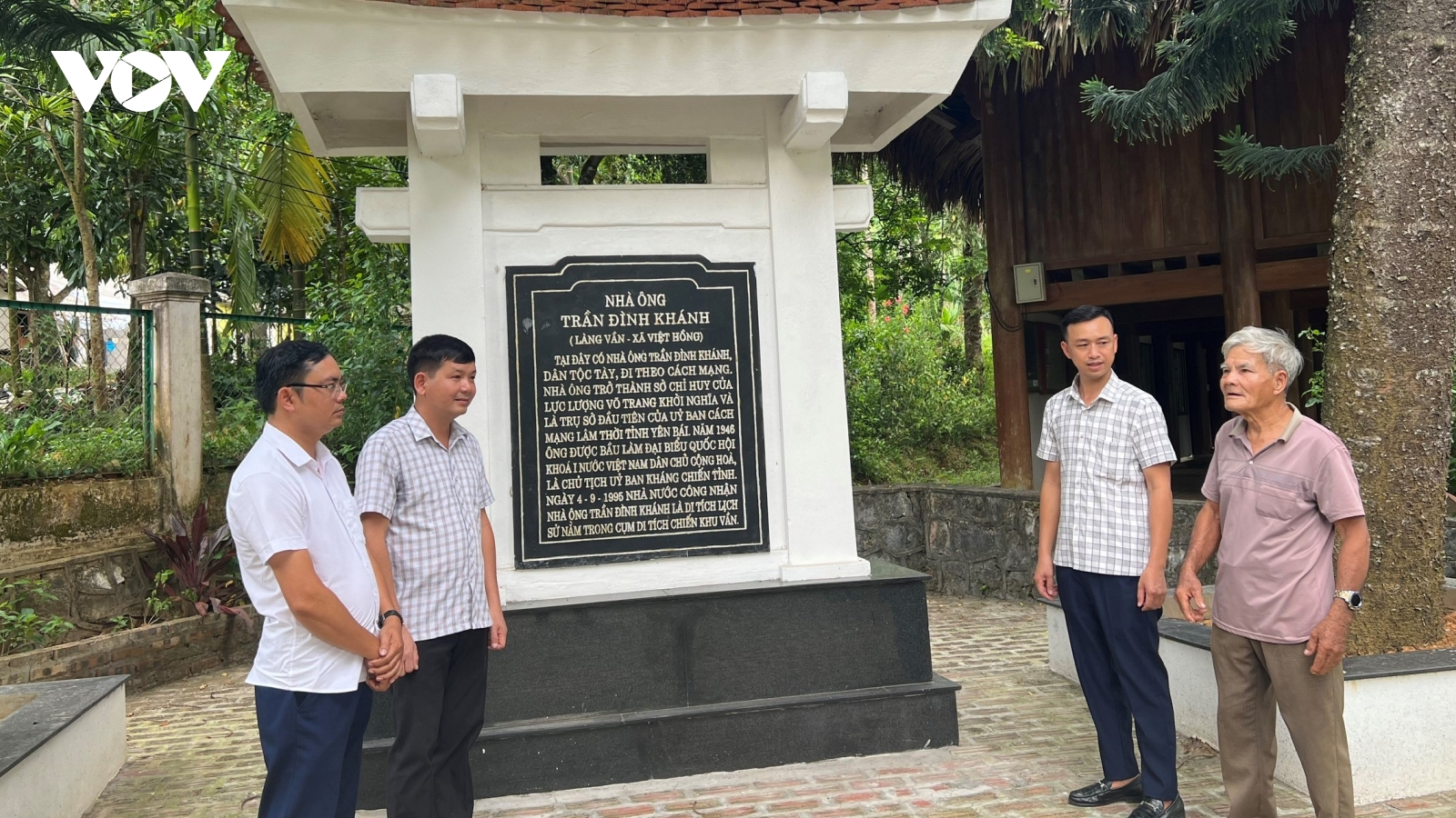 Ngày mới trên chiến khu xưa