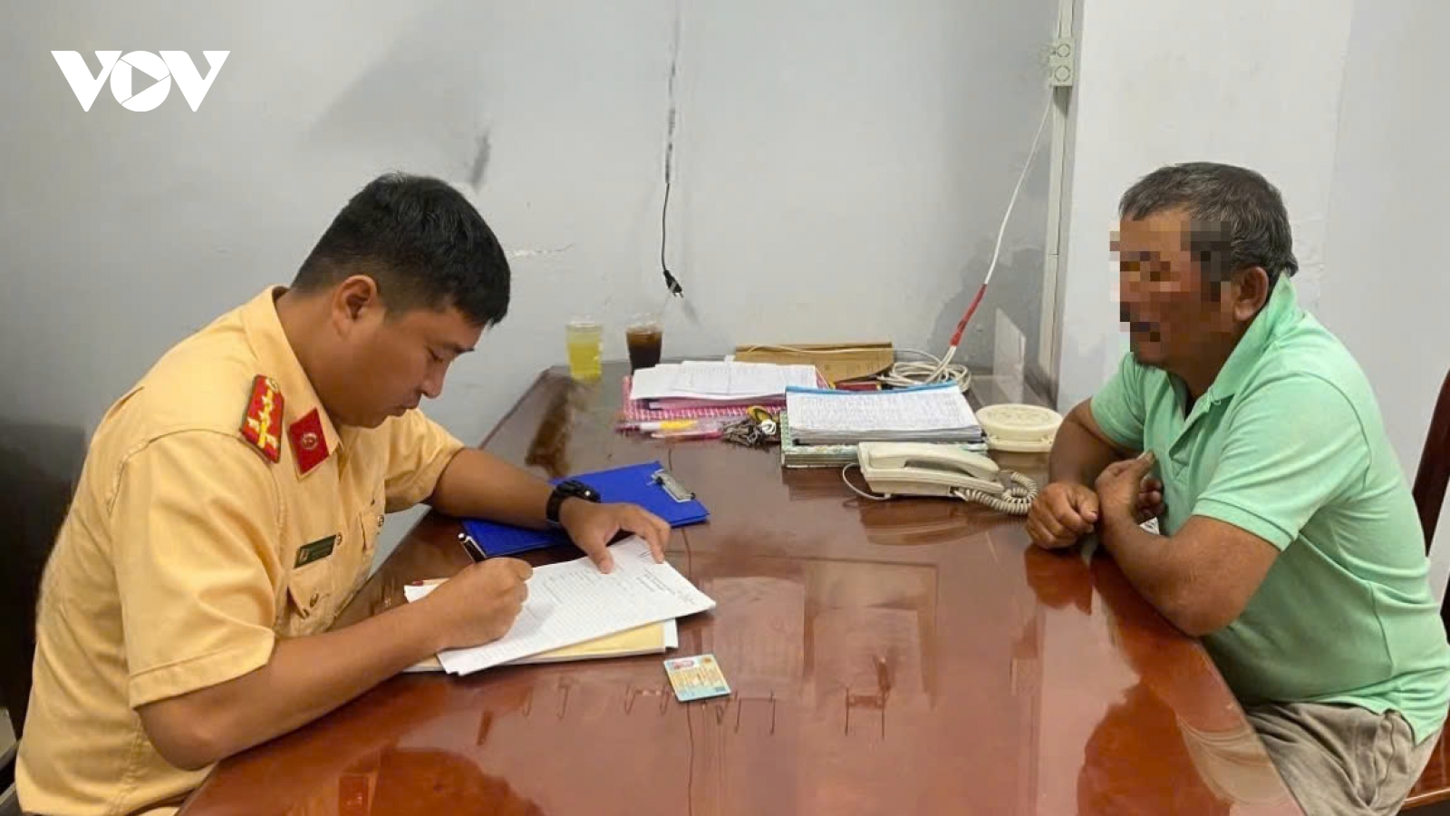 Xử phạt người để bò đi vào hầm Thủ Thiêm