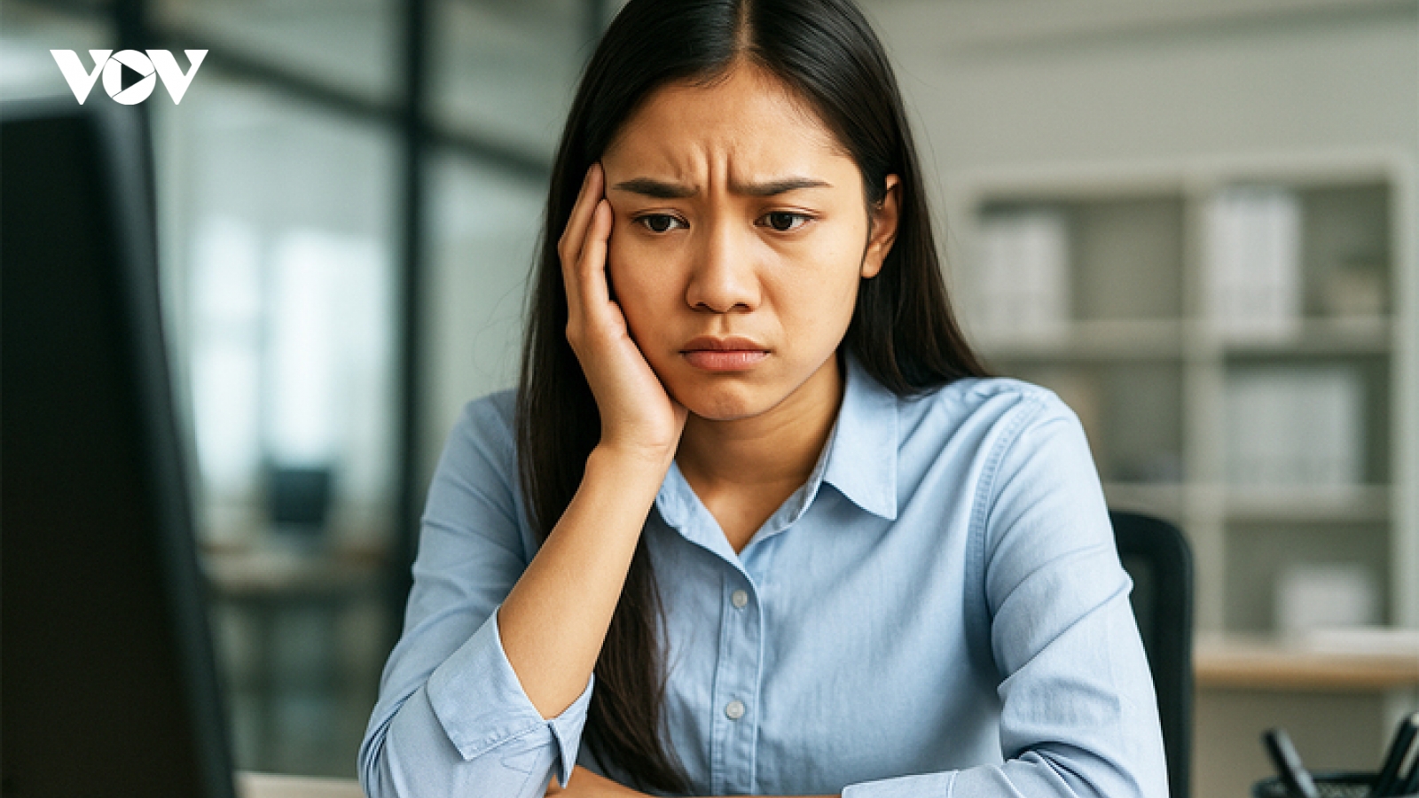 Lương 8 triệu, việc hiếu hỉ ở công ty toàn phải đóng tiền triệu