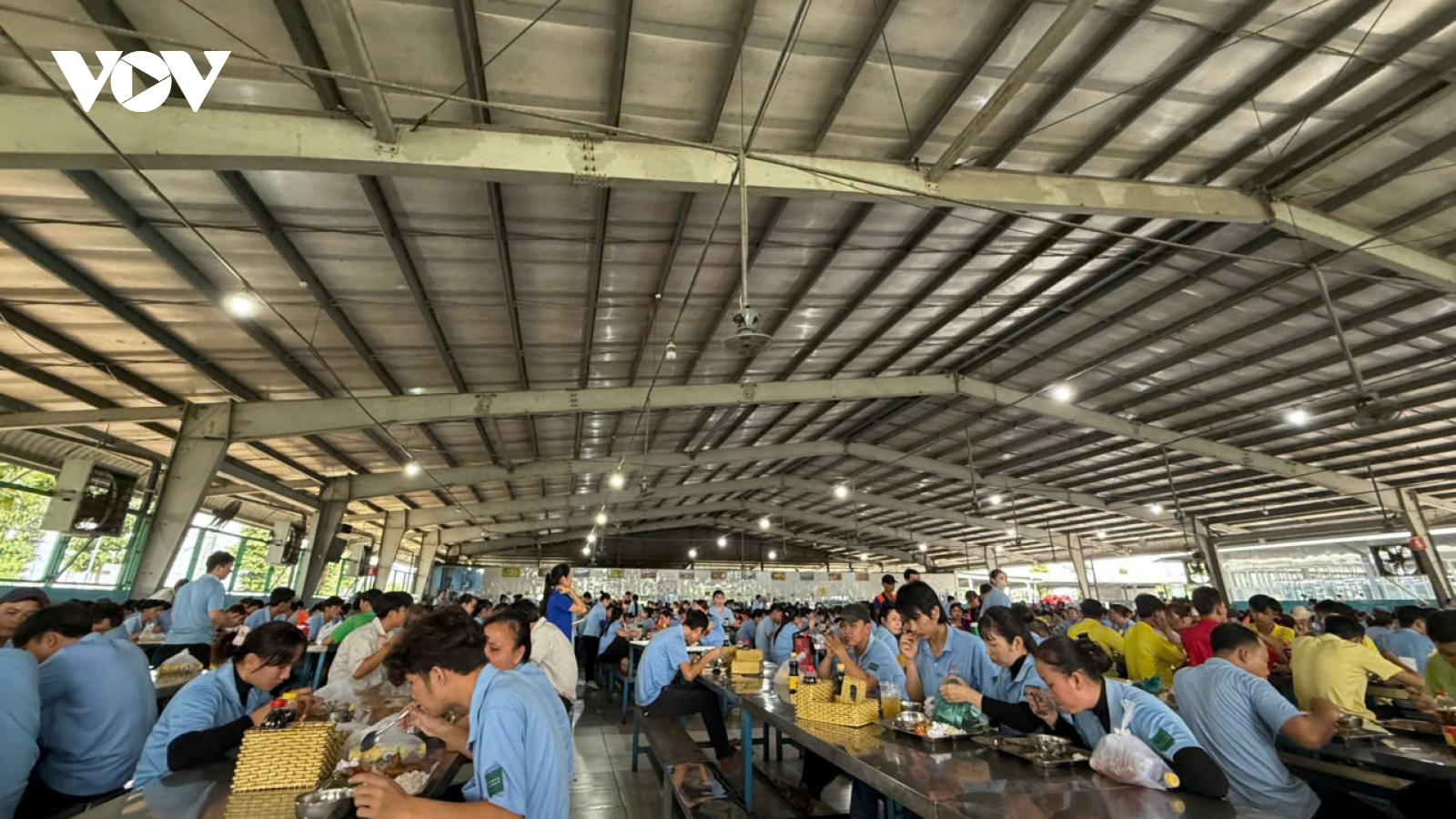 Tổ chức bữa cơm công đoàn cho hơn 11.000 công nhân lao động ở An Giang