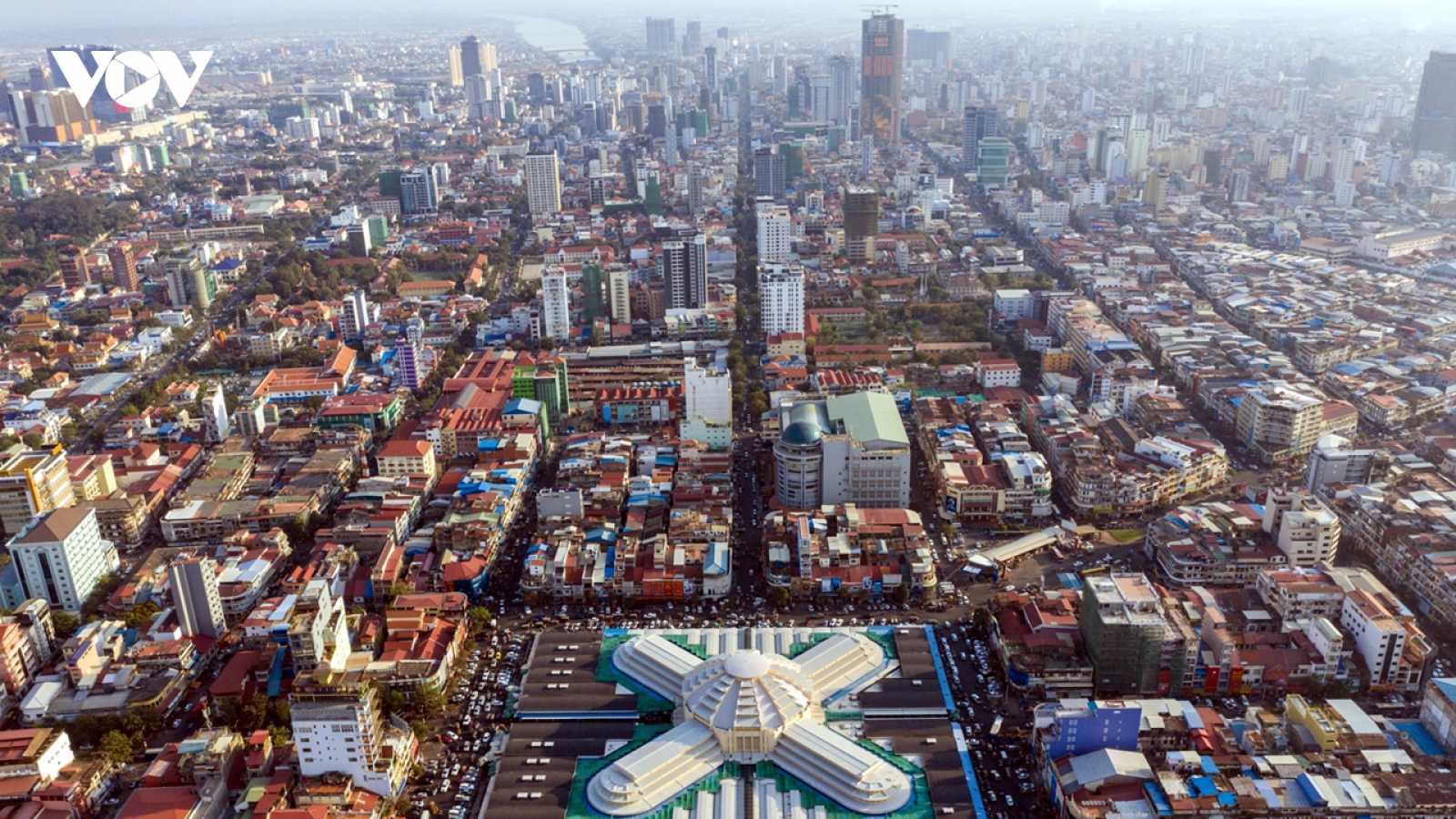 Campuchia hạ dự báo tăng trưởng kinh tế năm 2025 xuống còn 5%
