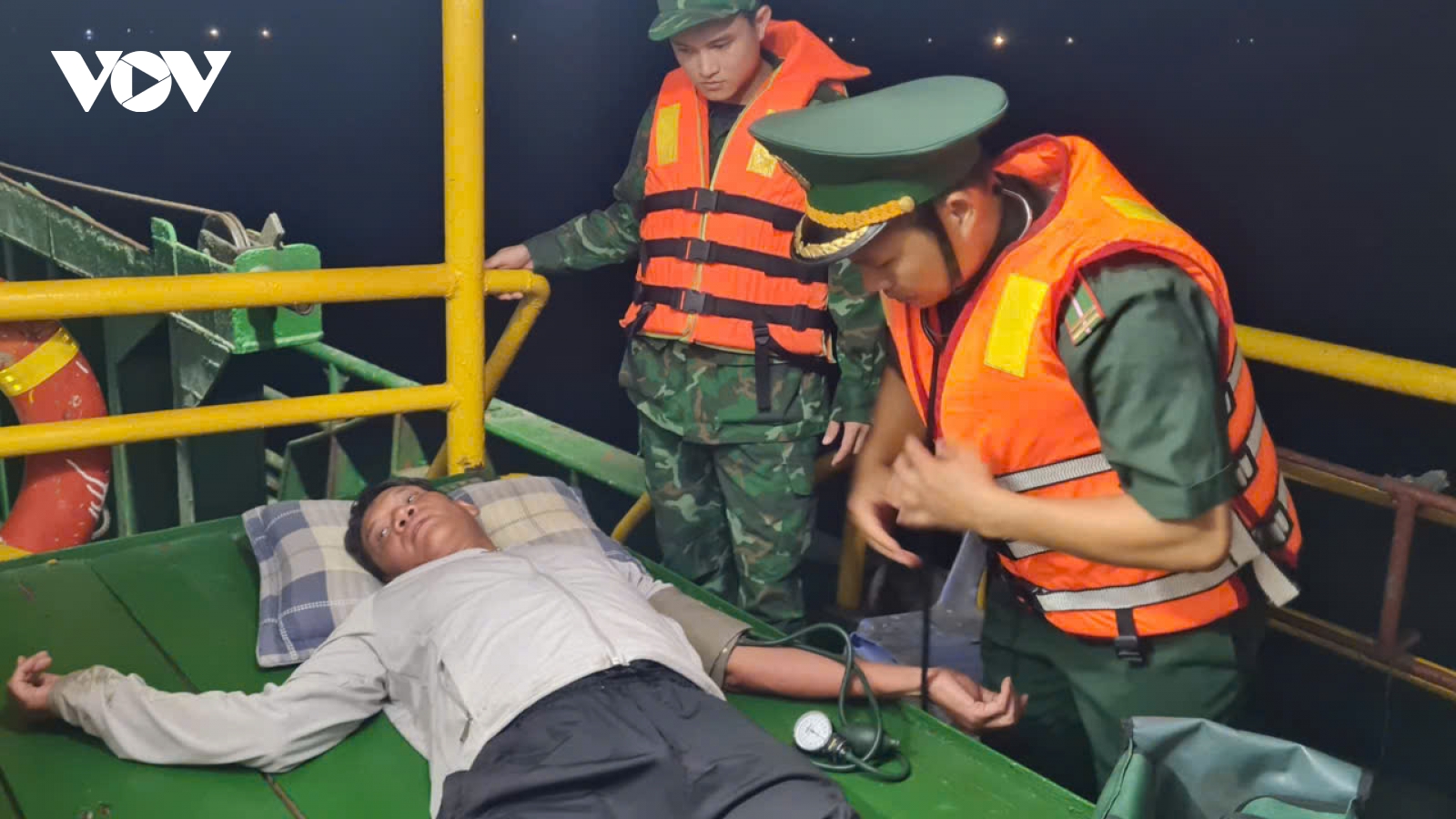 Đồn Biên phòng Tam Quan Nam, Gia Lai kịp thời cứu trợ ngư dân gặp nạn