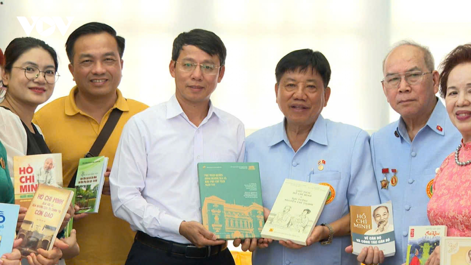 Tủ sách Bác Hồ – Món quà tri thức và tinh thần dành tặng Udon Thani, Thái Lan