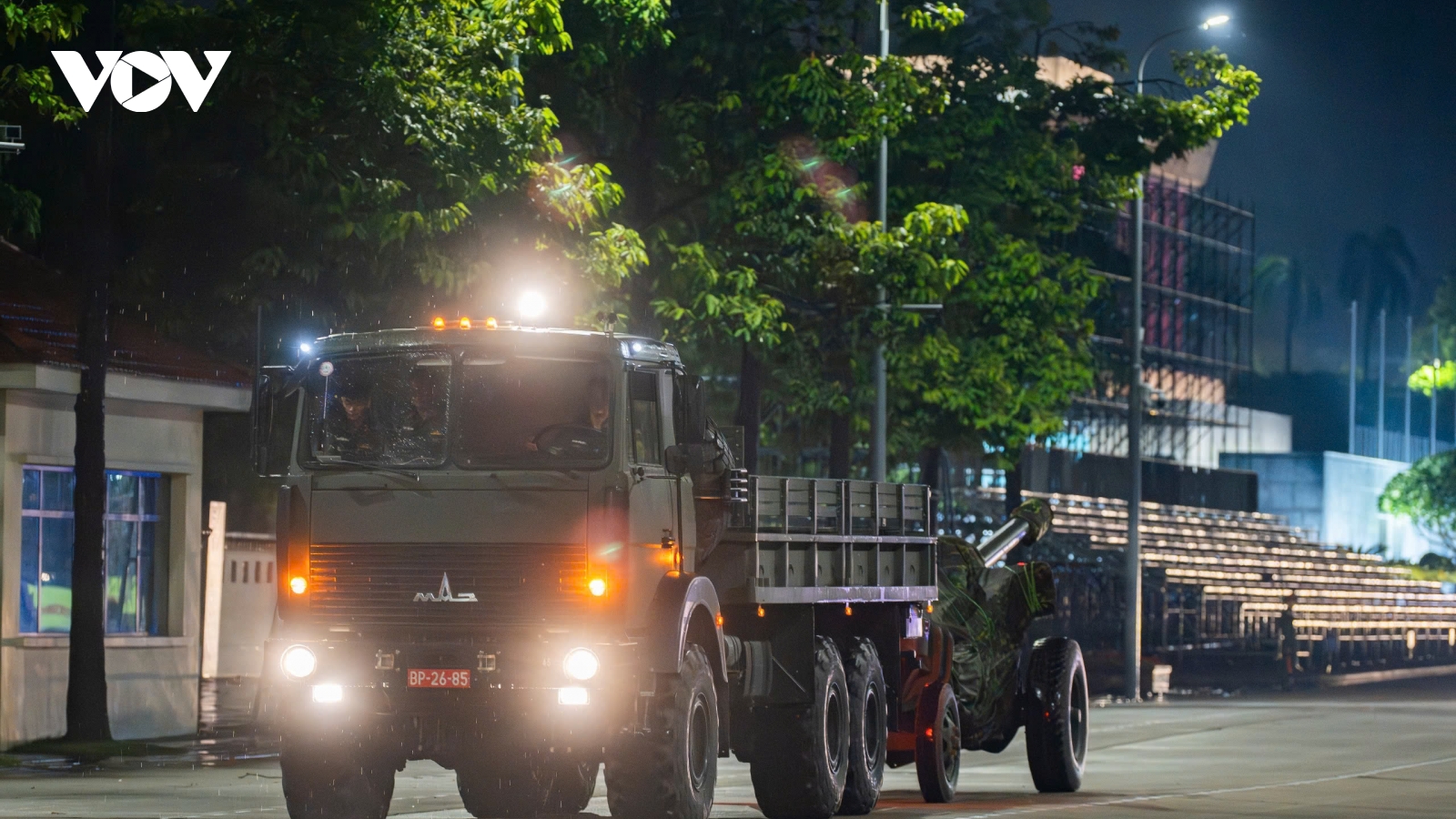 Dàn khí tài diễu binh A80 huấn luyện xuyên đêm về Quảng trường Ba Đình