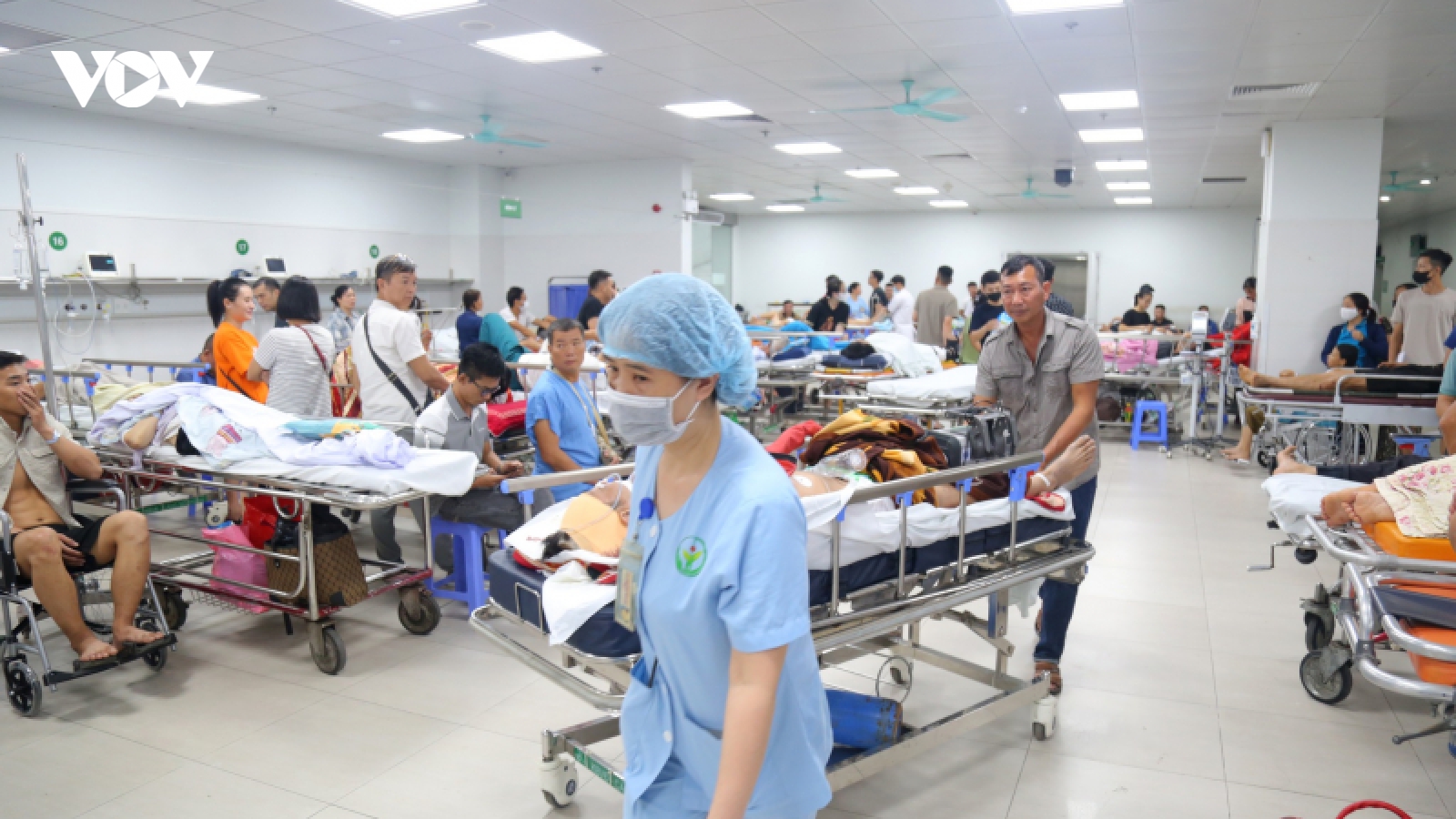 Bộ Y tế yêu cầu đảm bảo khám, chữa bệnh an toàn trong bão số 5