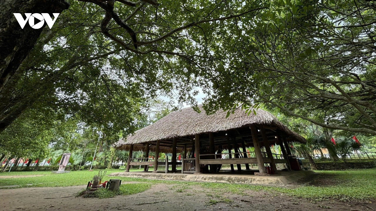 Ngày thu tháng Tám trên quê hương Cách mạng