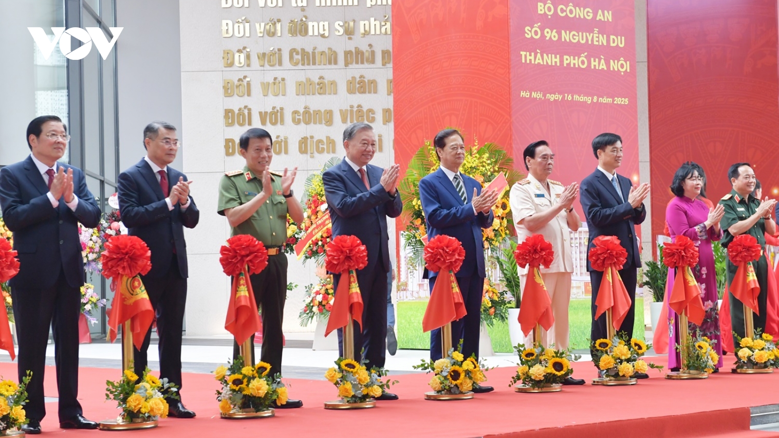 Tổng Bí thư Tô Lâm dự và cắt băng khánh thành trụ sở Bộ Công an tại Hà Nội