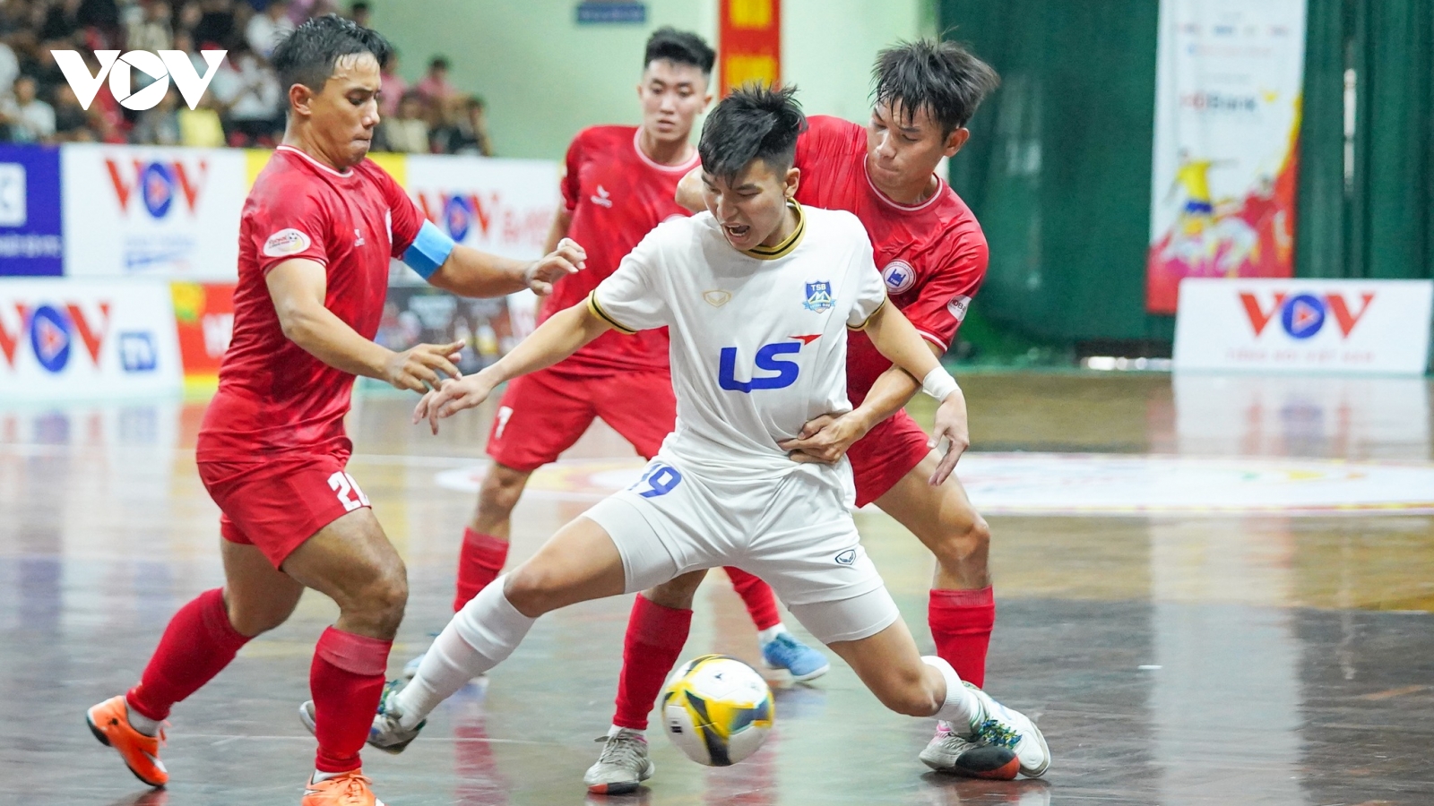 Lịch thi đấu và trực tiếp bóng đá Việt Nam hôm nay 3/8