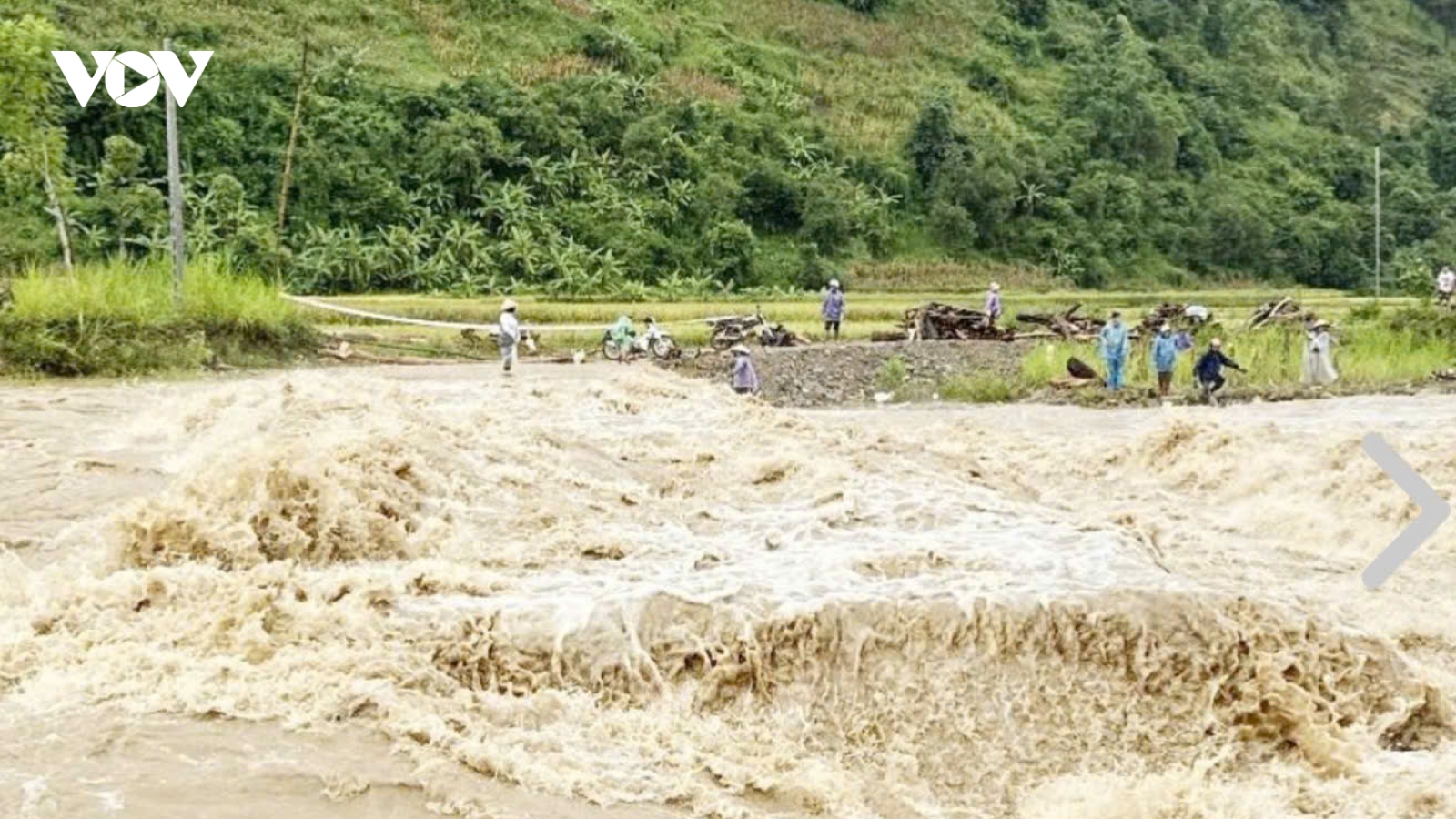 Sơn La: 1 người bị lũ cuốn mất tích khi đi qua suối