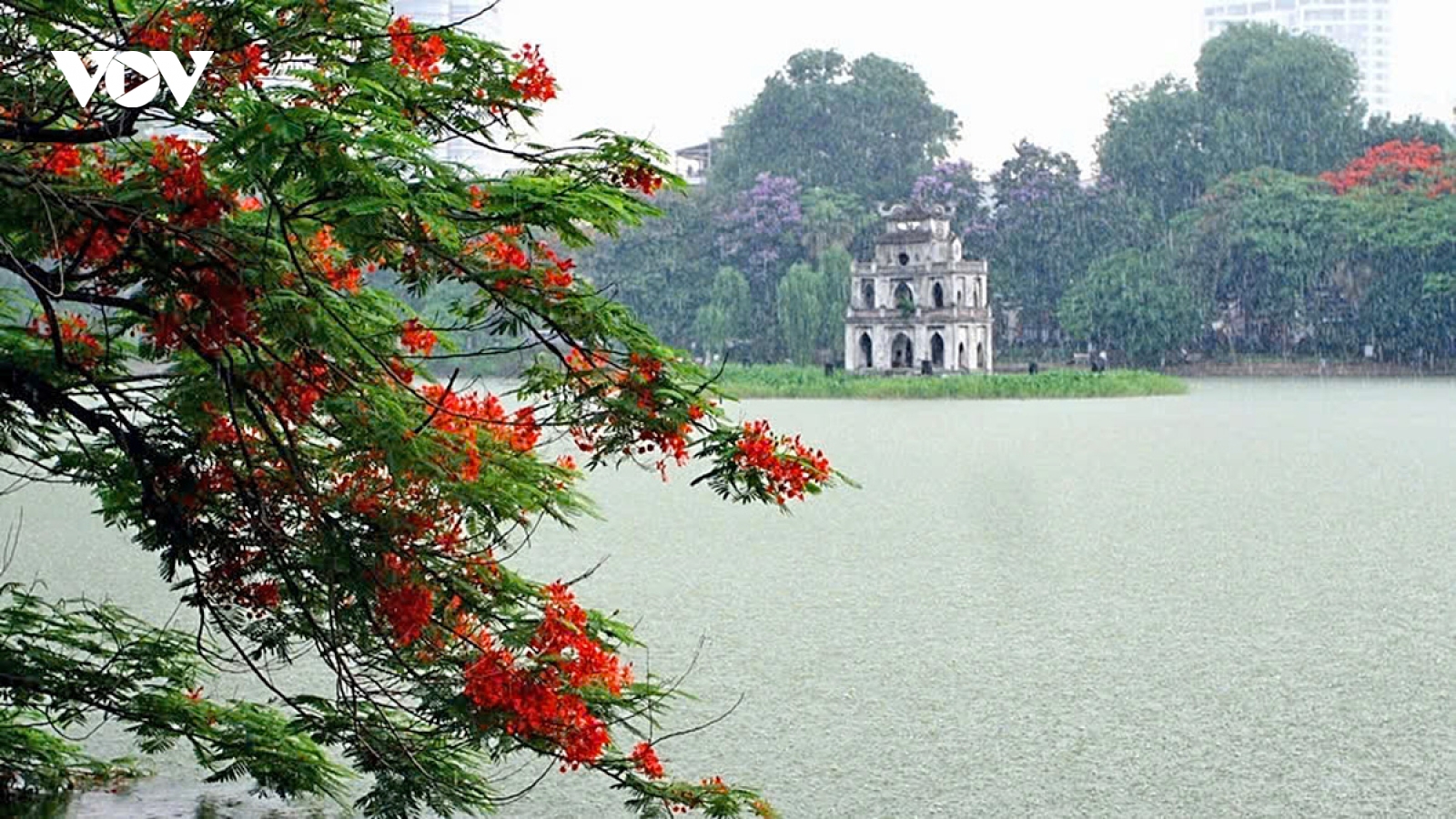 Hà Nội, đô thị của những nghịch lý giữa ồn ào và yên tĩnh