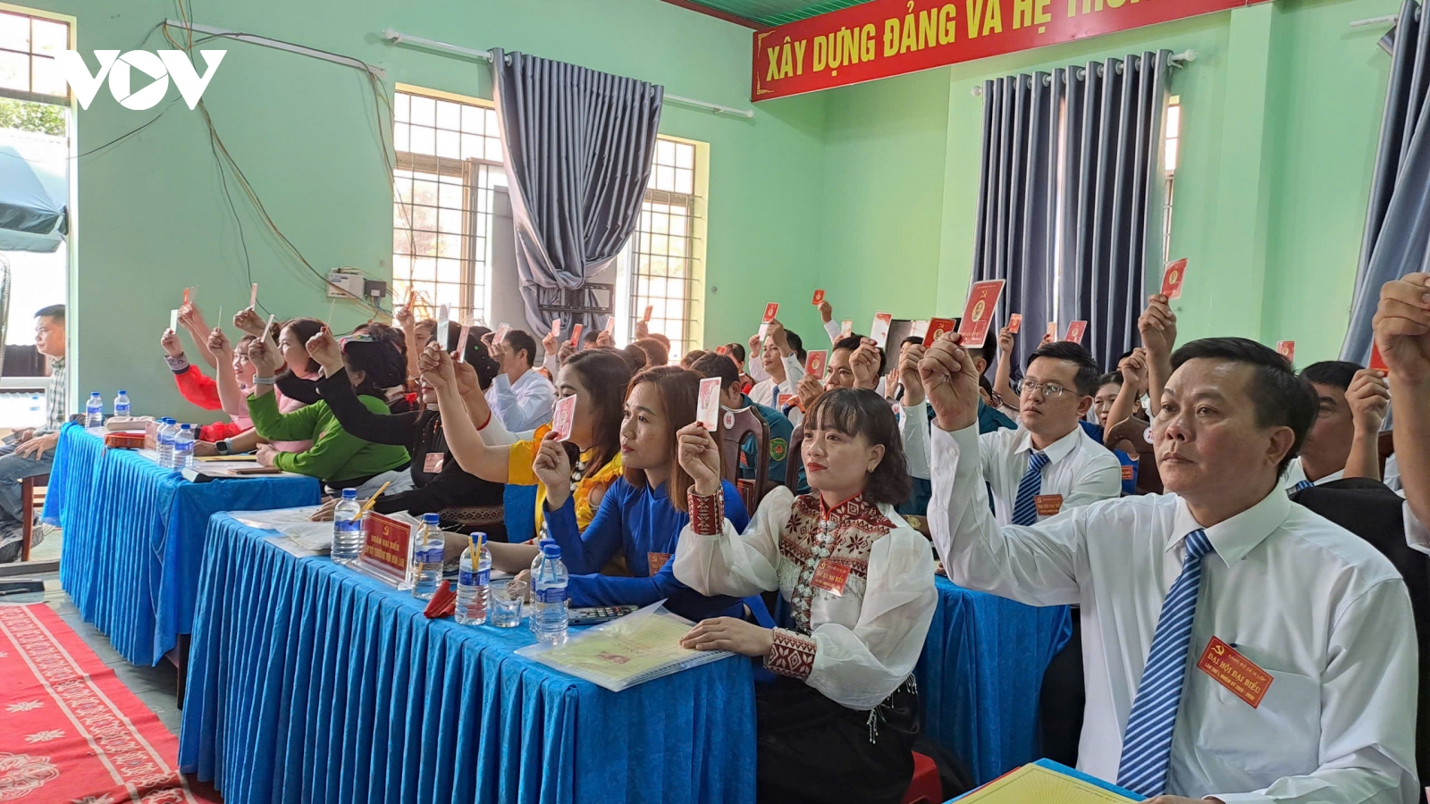 Đại hội Đảng xã biên giới Ia Lốp không nhận hoa, dành tiền hỗ trợ học sinh nghèo