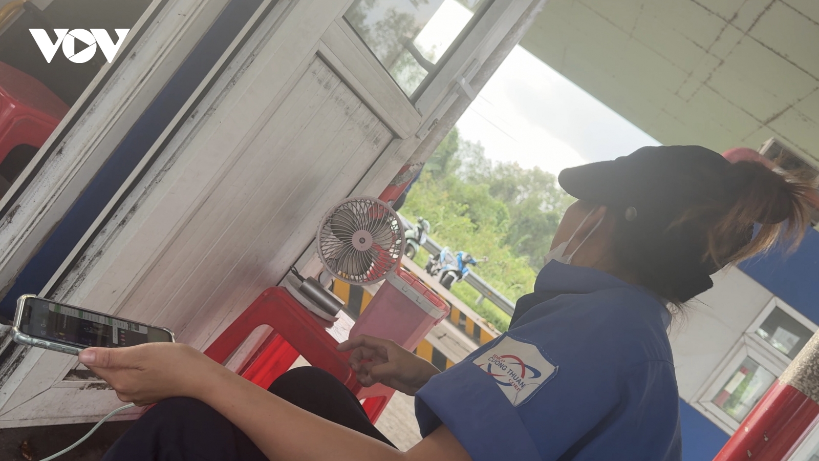 Vụ VETC khấu trừ 10% khi nạp tiền: Phản hồi bất nhất và còn nhiều góc khuất