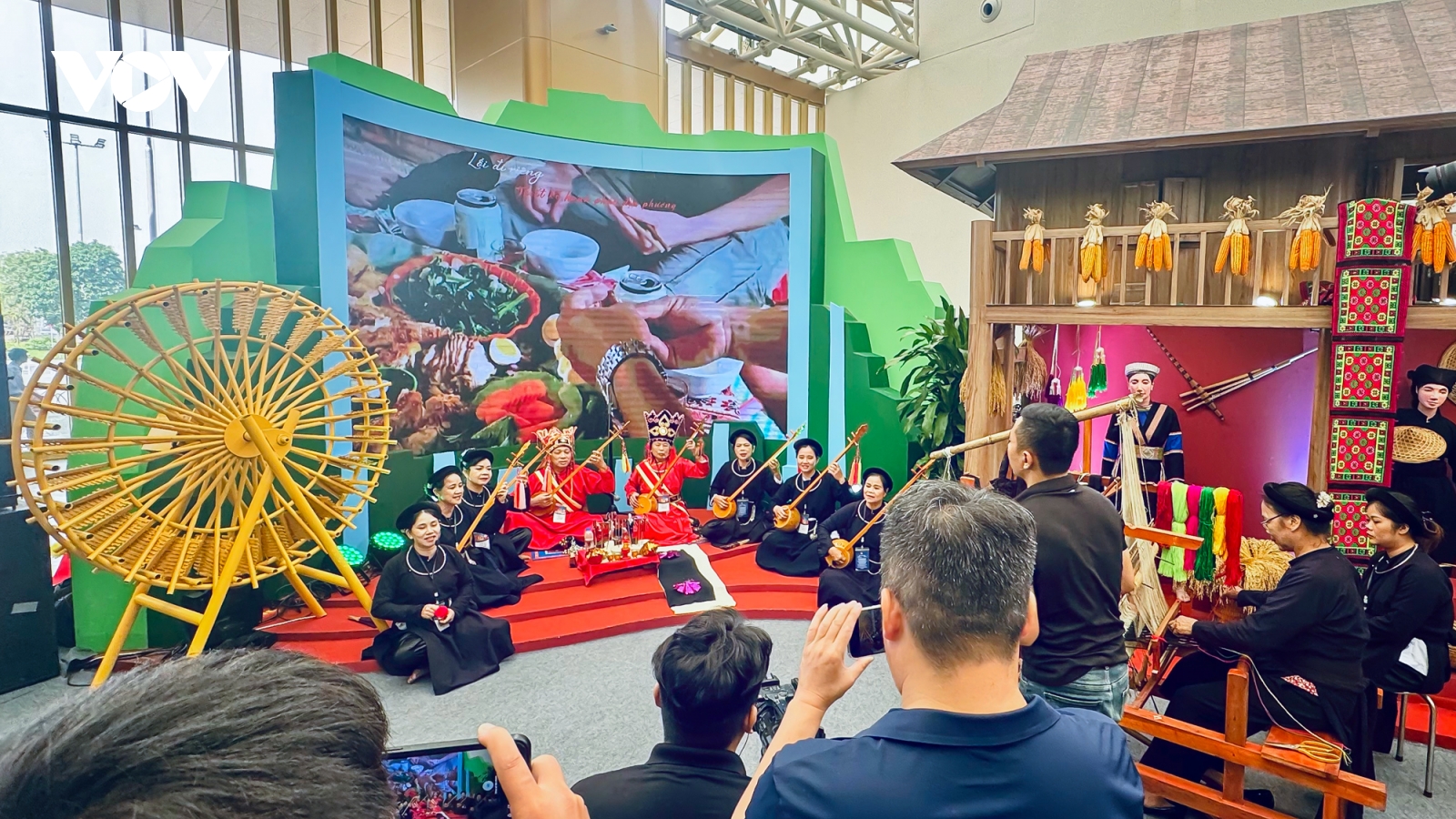 Khám phá không gian văn hóa Cao Bằng tại Triển lãm Thành tựu đất nước