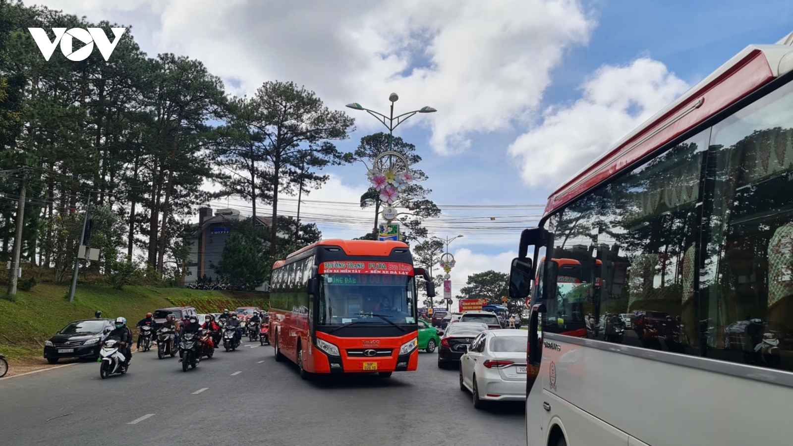 Lâm Đồng khẩn trương giải quyết nạn kẹt xe tại khu vực Đà Lạt