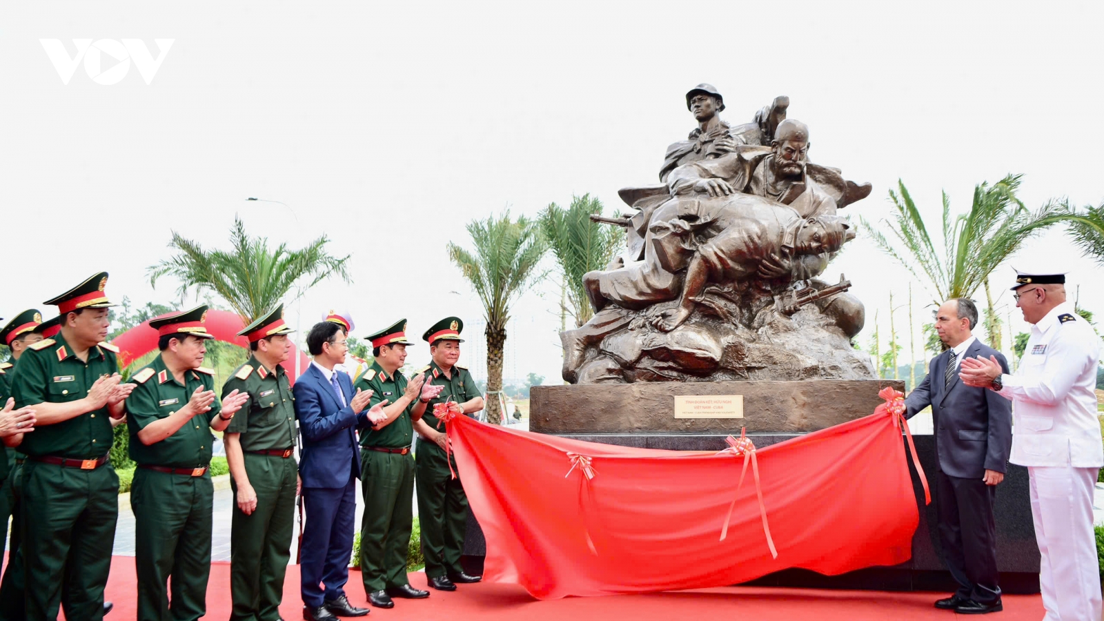 Việt Nam xây dựng cụm tượng tri ân các chuyên gia quân sự nước ngoài