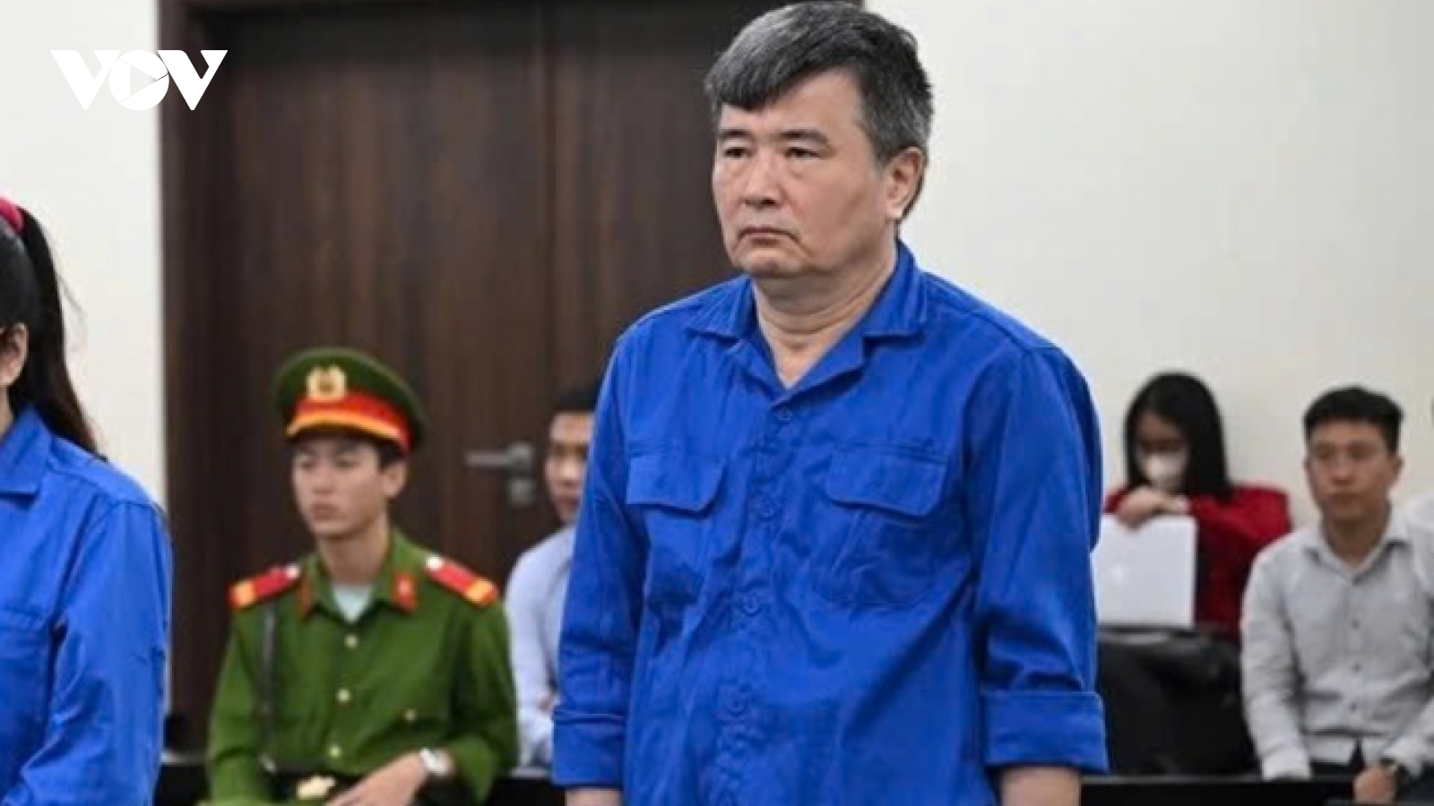 Hoãn phiên xét xử phúc thẩm cựu vụ phó nhận hối lộ 14,2 tỷ đồng