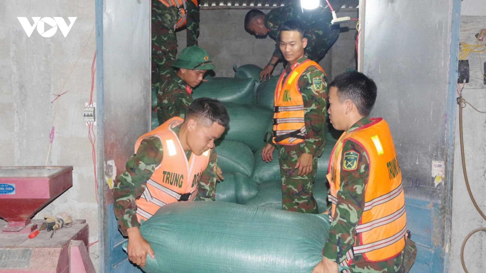 Ứng phó bão số 5, các tỉnh miền Trung hạn chế người dân ra đường, chuẩn bị sơ tán dân