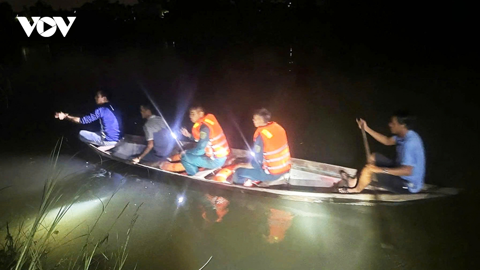 Khẩn trương tìm kiếm bé gái 3 tuổi mất tích khi chơi gần sông Yên (Đà Nẵng)