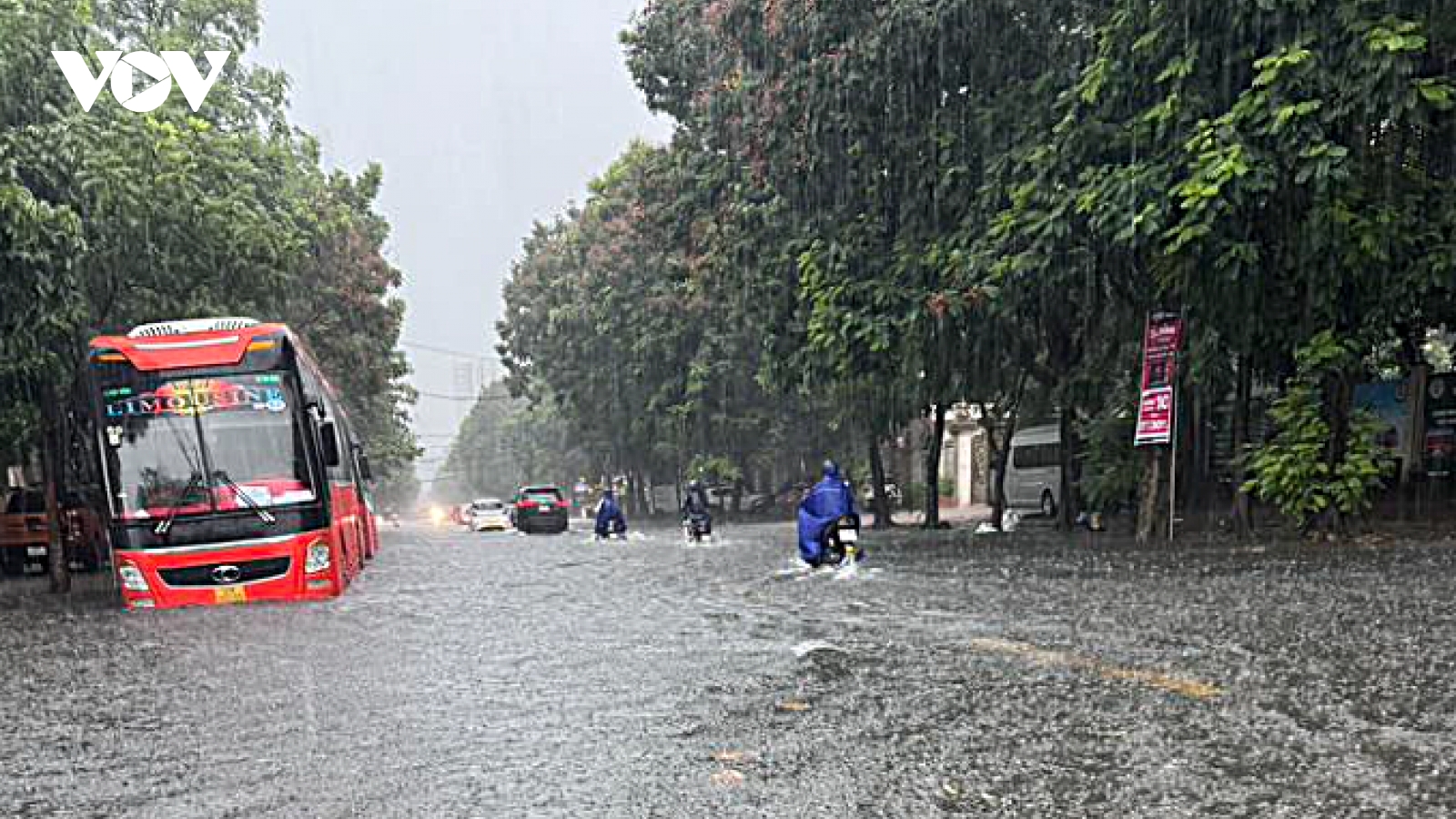 Cảnh báo ngập lụt, nguy cơ lũ quét tại Nghệ An