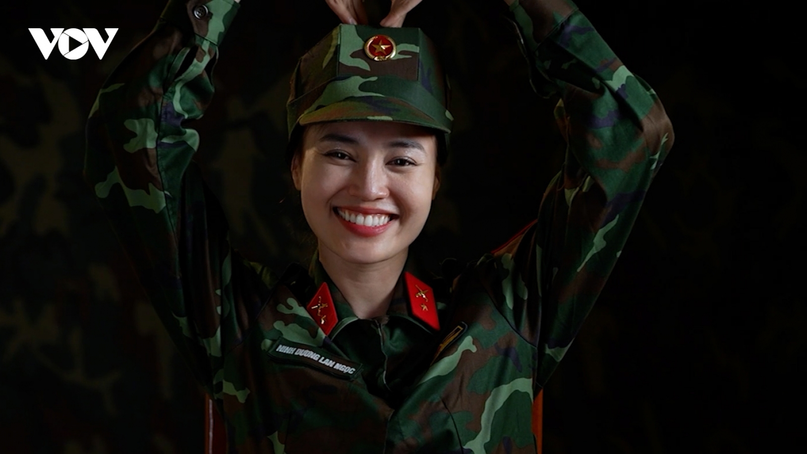 Lan Ngọc rời Sao Nhập Ngũ 2025, Hòa Minzy bật khóc giữa thao trường