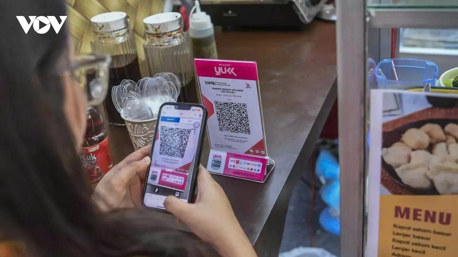 Indonesia và Trung Quốc triển khai hệ thống thanh toán QR xuyên biên giới