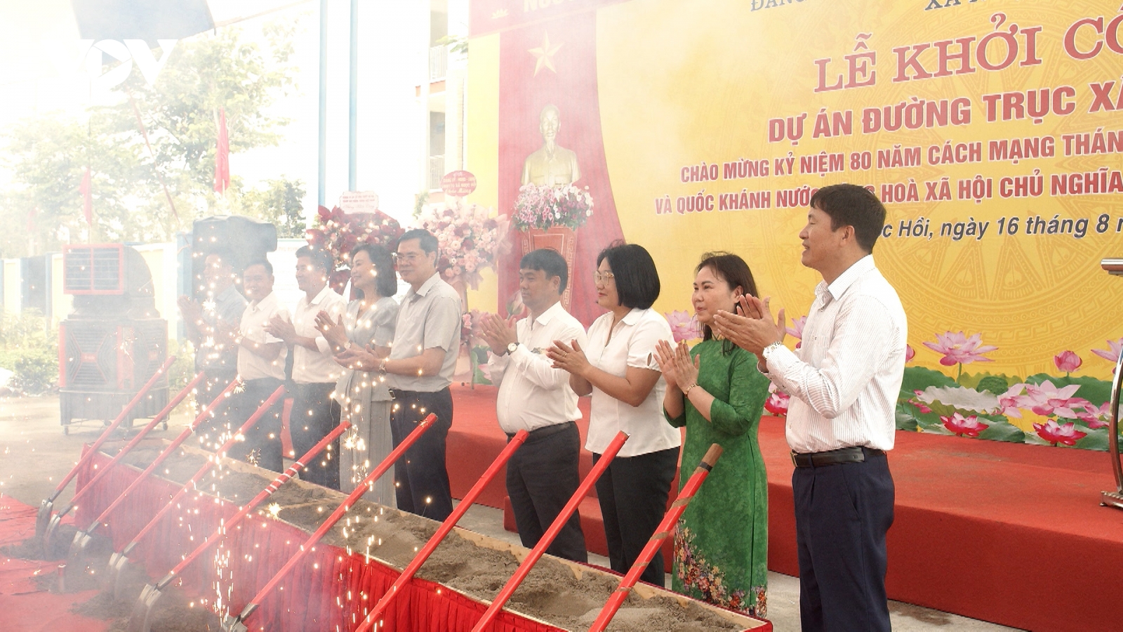 Xã ngoại thành Hà Nội khởi công tuyến đường trị giá 64 tỷ đồng mừng Quốc khánh