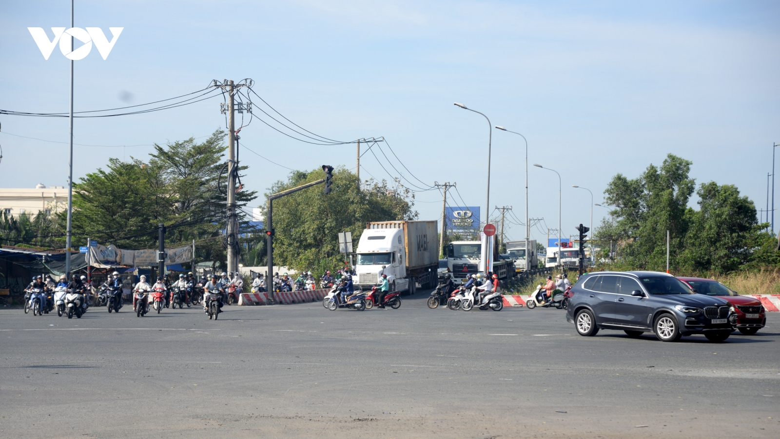 Doanh nghiệp vận tải, logistic hưởng lợi từ loạt dự án giao thông cửa ngõ TP.HCM