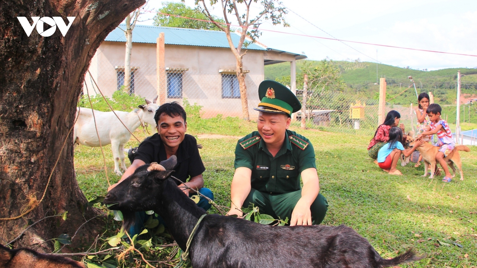 Sinh kế bền vững giúp đồng bào dân tộc thiểu số trên dãy Trường Sơn thoát nghèo