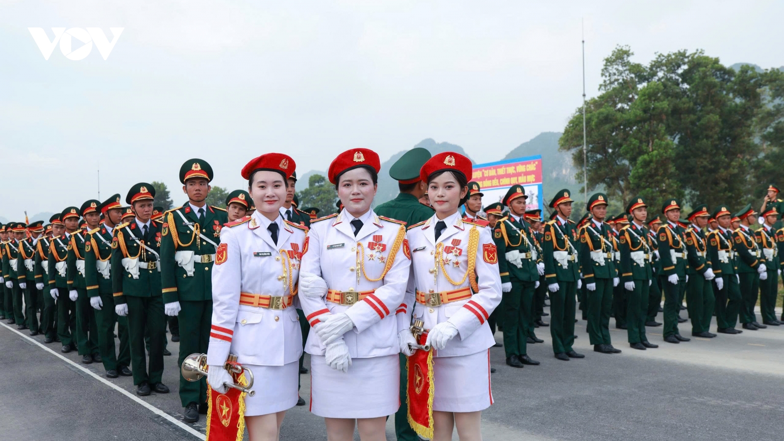 Những bóng hồng Cảnh sát biển trong đội hình diễu binh