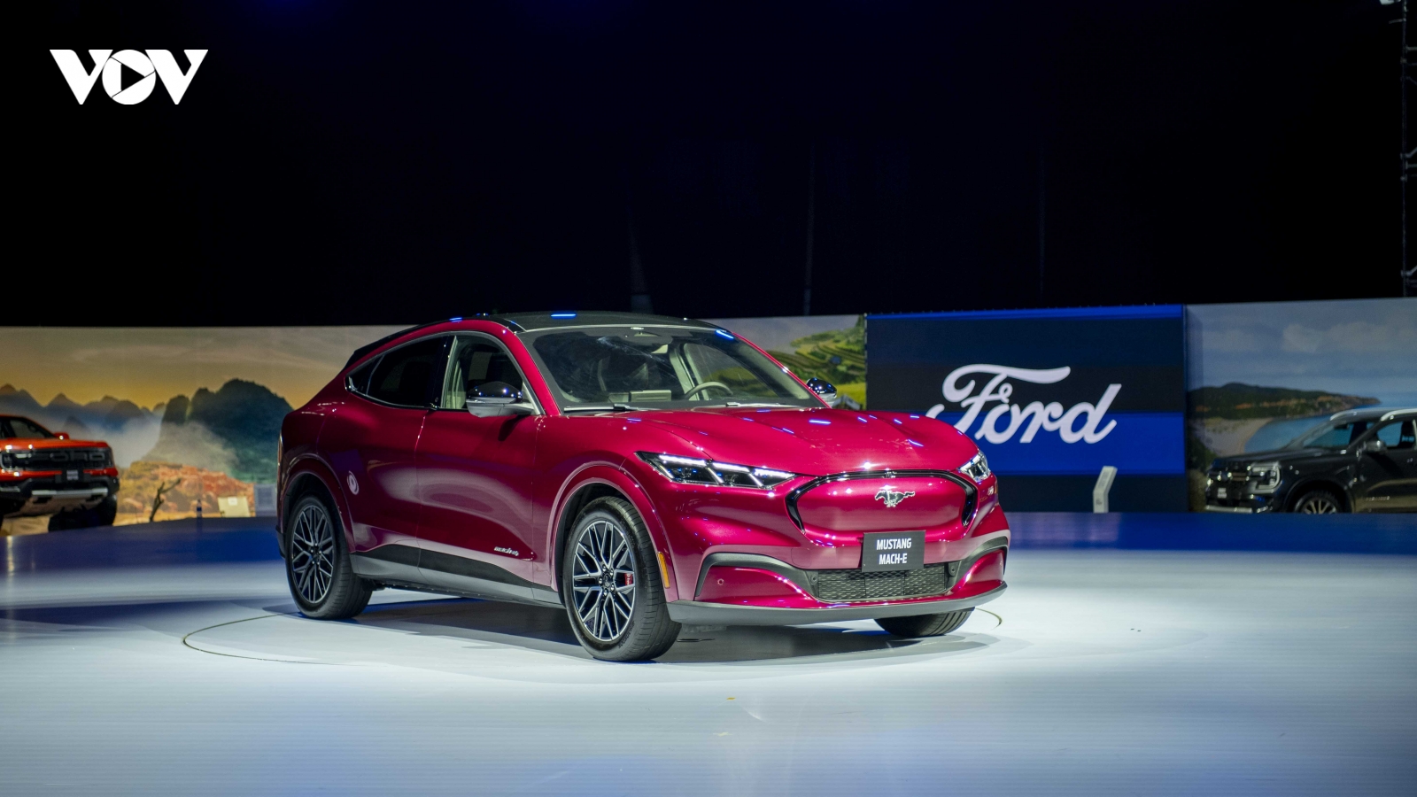 Cận cảnh Ford Mustang Mach-E vừa ra mắt tại Việt Nam