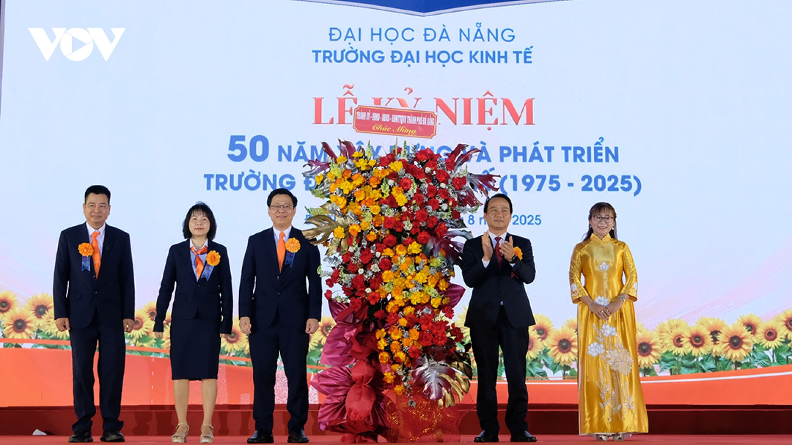 Đại học Kinh tế-Đại học Đà Nẵng: Trung tâm đào tạo, tư vấn chính sách của miền Trung