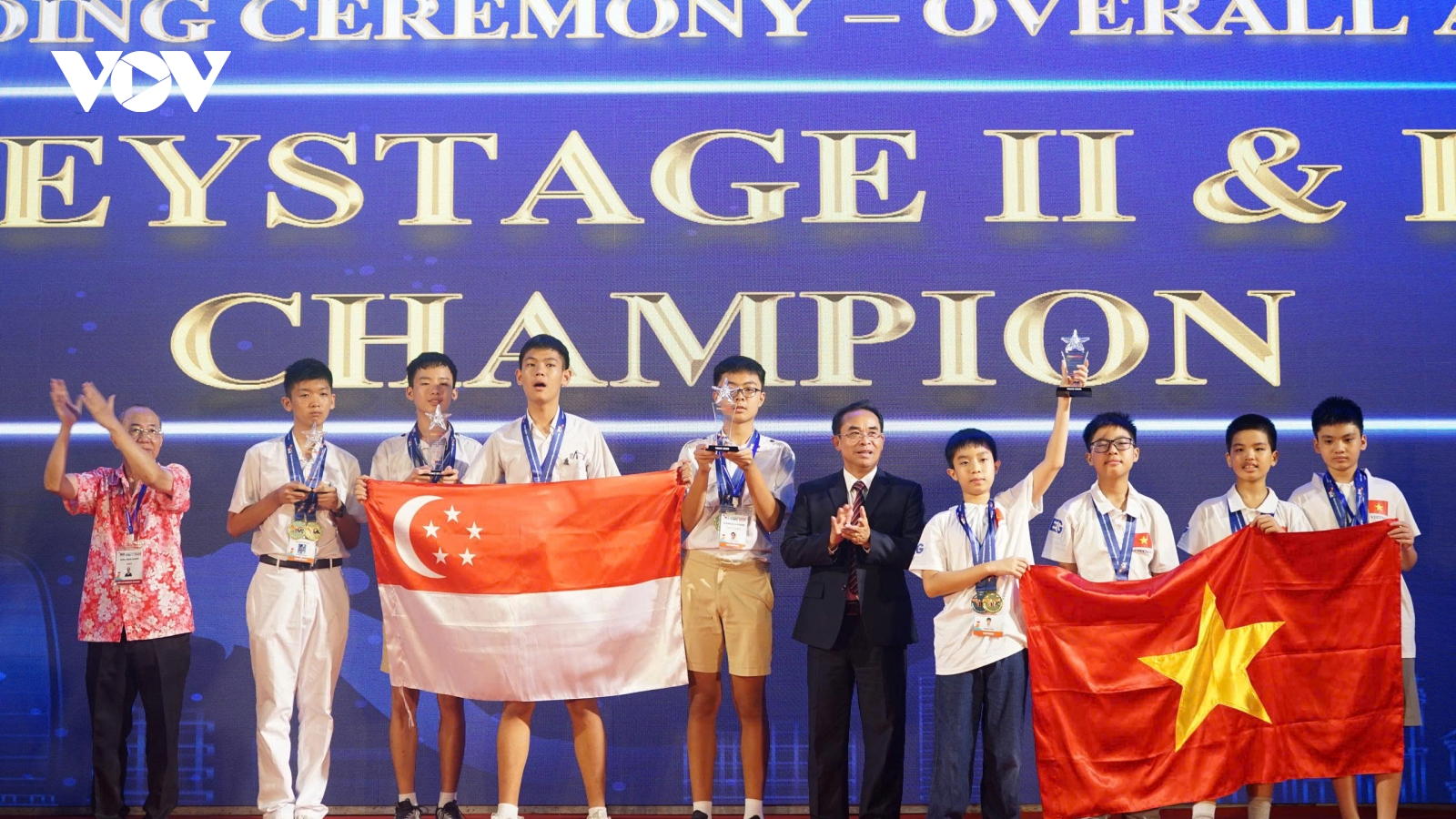 Việt Nam và Singapore vô địch toàn đoàn tại Kỳ thi Toán quốc tế VIMC 2025 ở Đà Nẵng