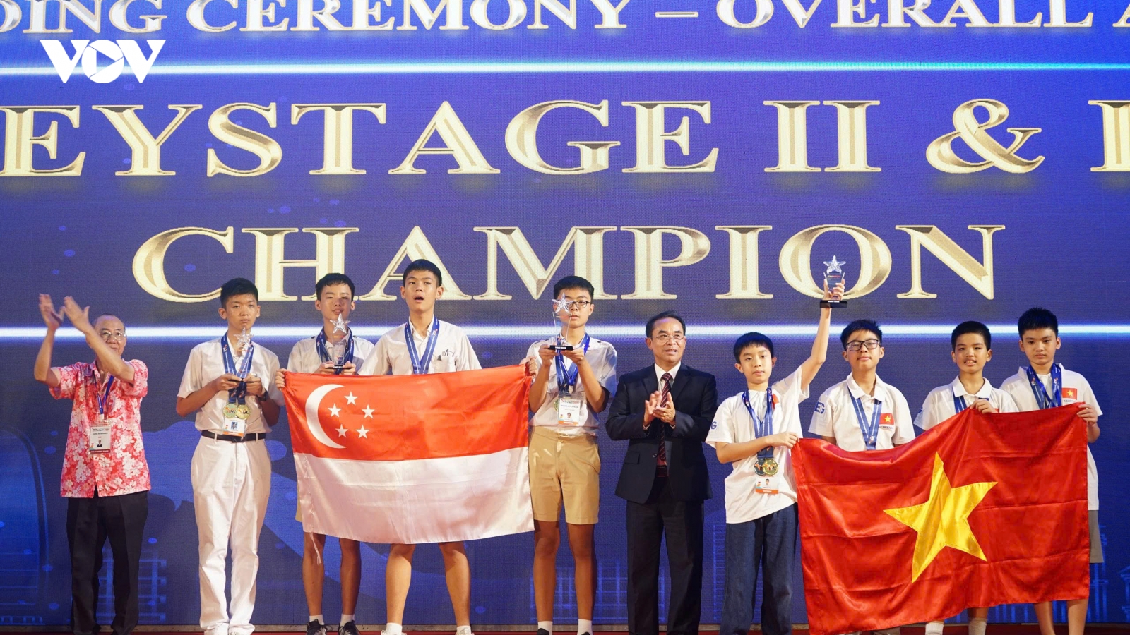 Việt Nam và Singapore vô địch toàn đoàn tại Kỳ thi Toán quốc tế VIMC 2025 ở Đà Nẵng