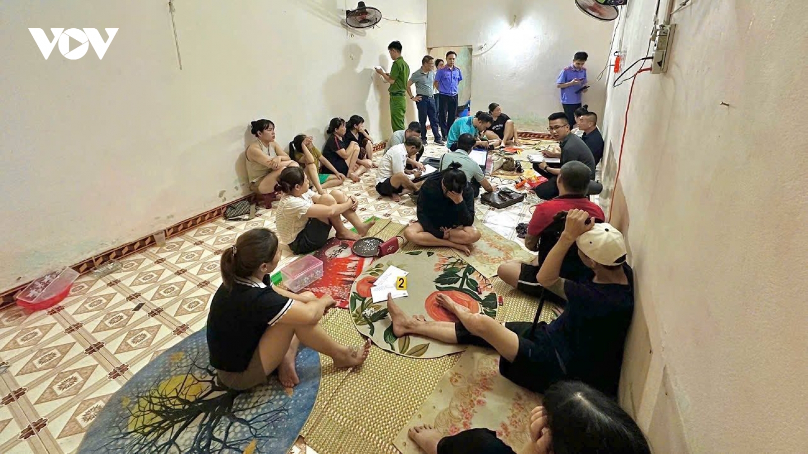 Công an Phú Thọ bắt 2 vụ đánh bạc với hàng chục đối tượng