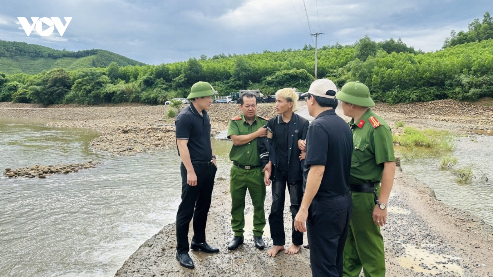 Tạm giữ hình sự 4 người trong vụ dùng súng bắn 1 thanh niên tử vong