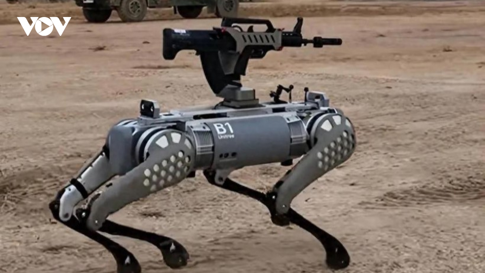 Trung Quốc cho chó robot vác súng vào chiến trận
