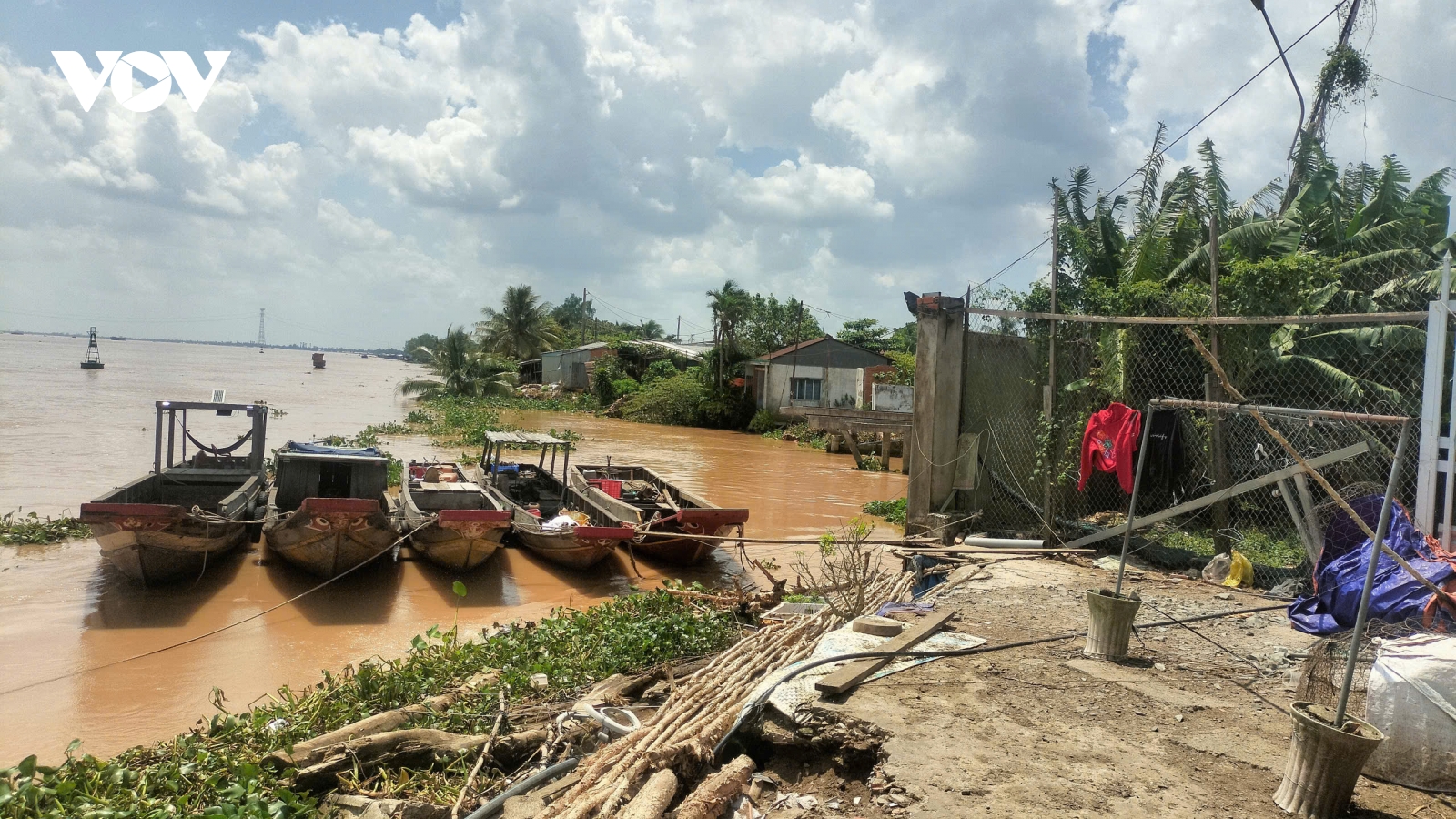 Dân vùng sạt lở ở Đồng Tháp mong sớm được hỗ trợ để ổn định cuộc sống