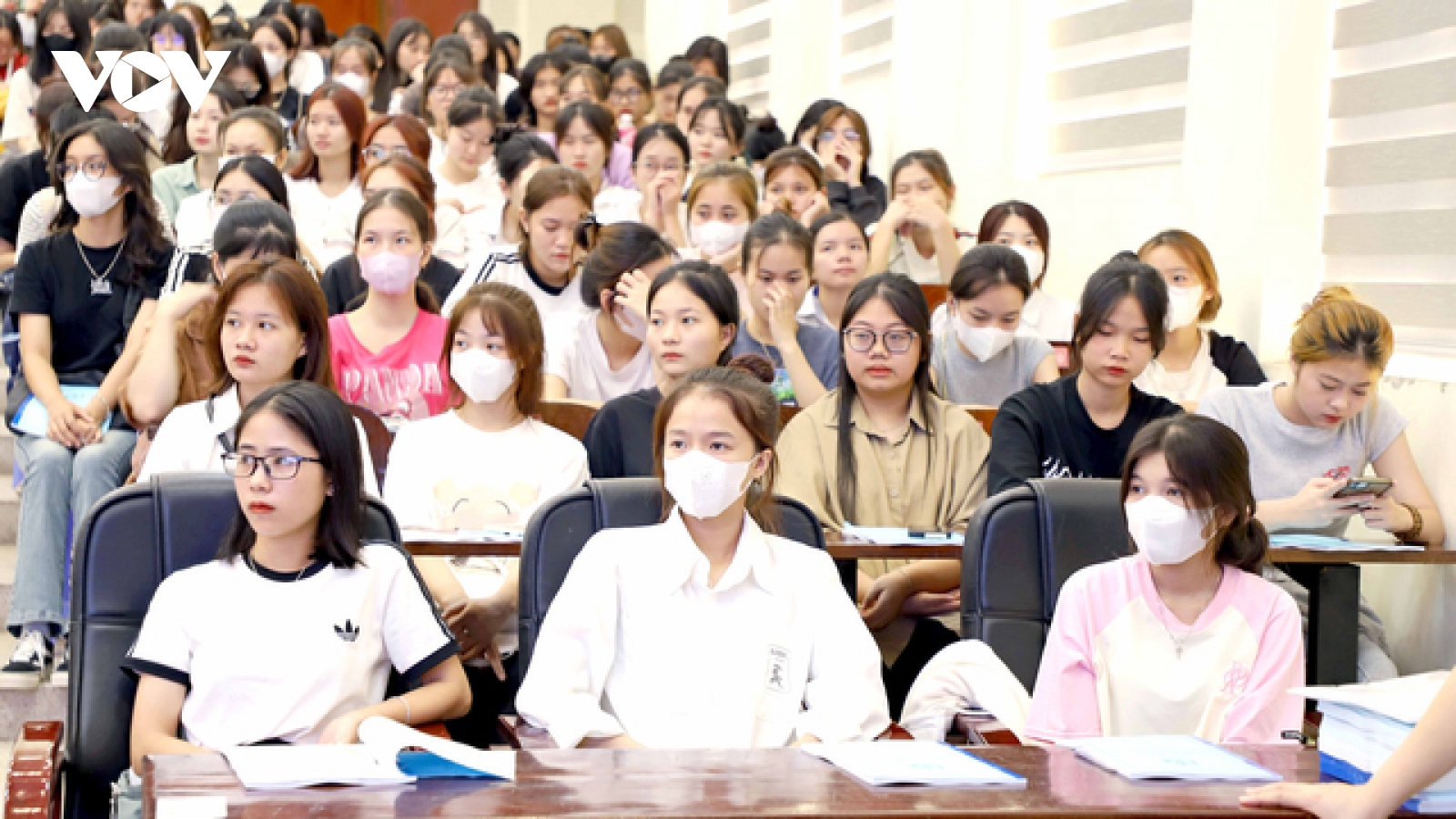 Học sinh, sinh viên được Nhà nước hỗ trợ tối thiểu 50% mức đóng BHYT