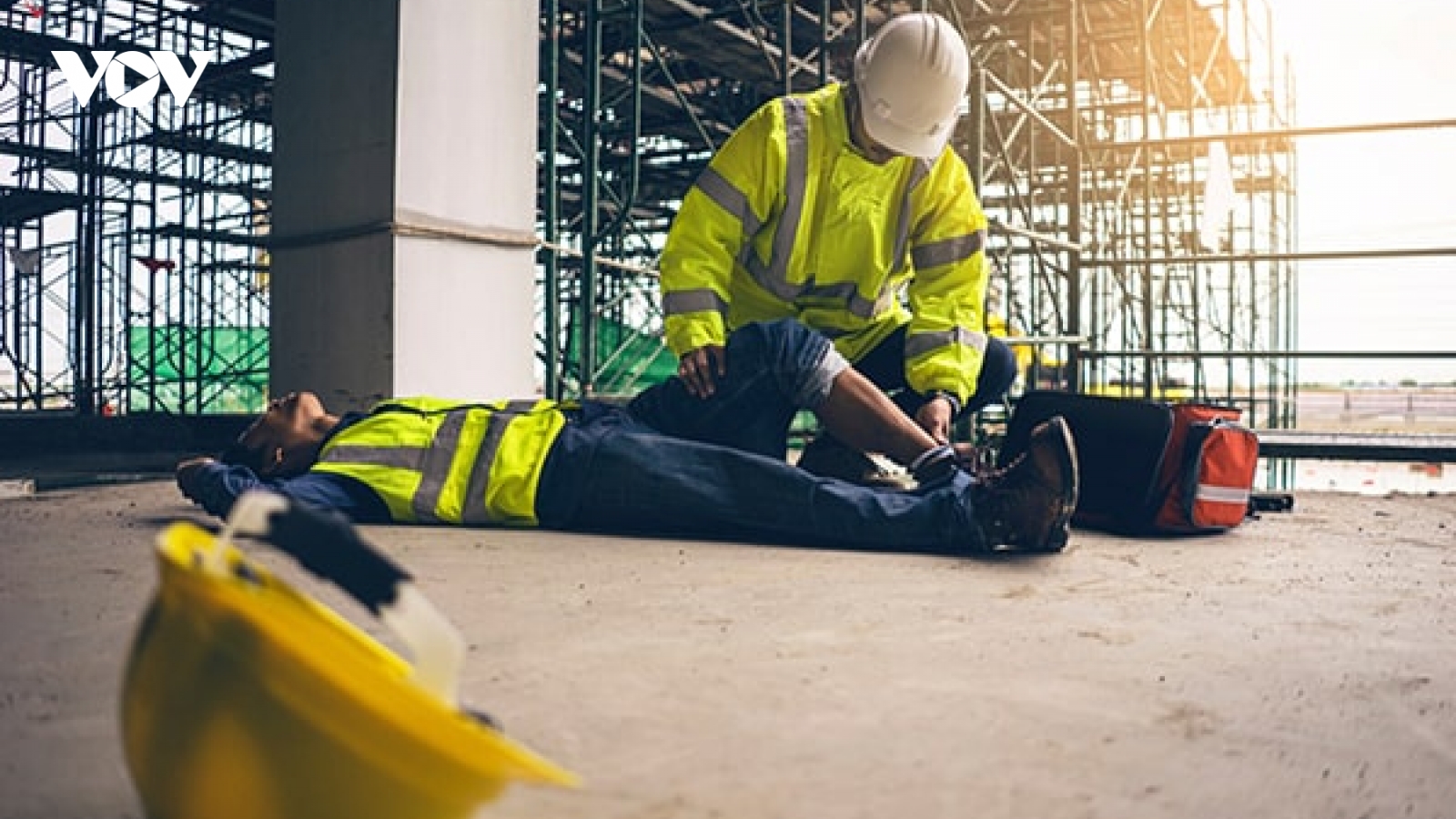 Sau khi bị tai nạn lao động, vợ chán nản, buông xuôi và đề nghị ly hôn
