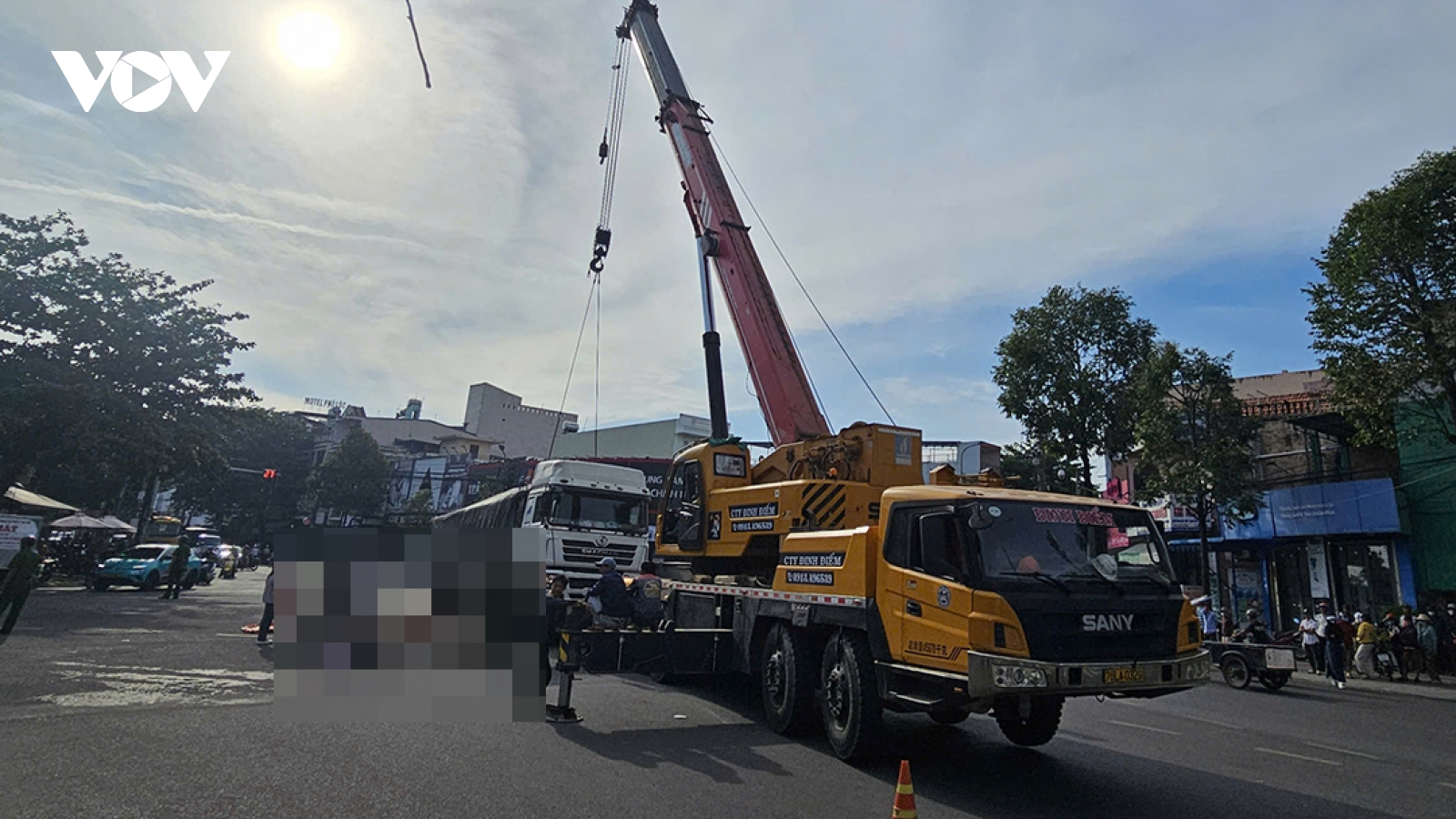 Va chạm xe tải, 1 phụ nữ tử vong