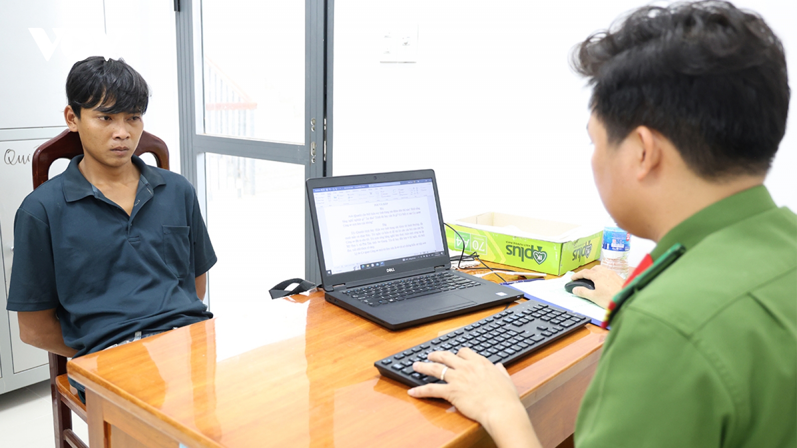 Bắt nghi phạm đánh đập rồi hiếp dâm bé gái