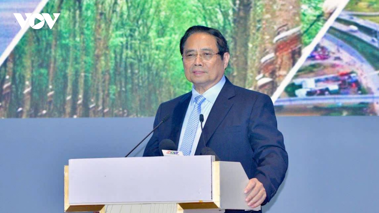 Thủ tướng: TP.HCM phải đi đầu trong chuyển đổi số, thu hút đầu tư