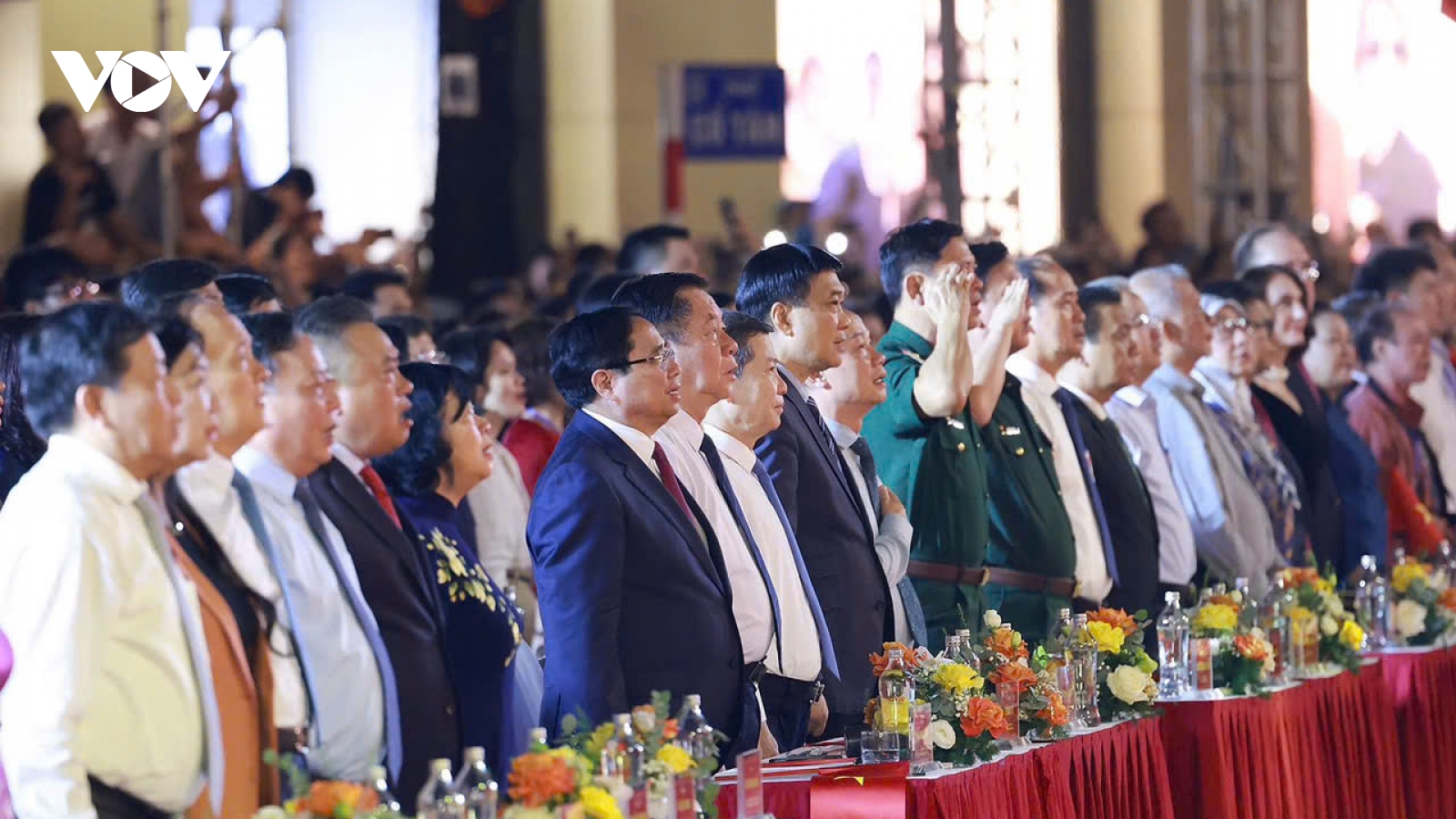 Thủ tướng dự chương trình nghệ thuật đặc biệt "Hà Nội-Từ mùa thu lịch sử năm 1945"