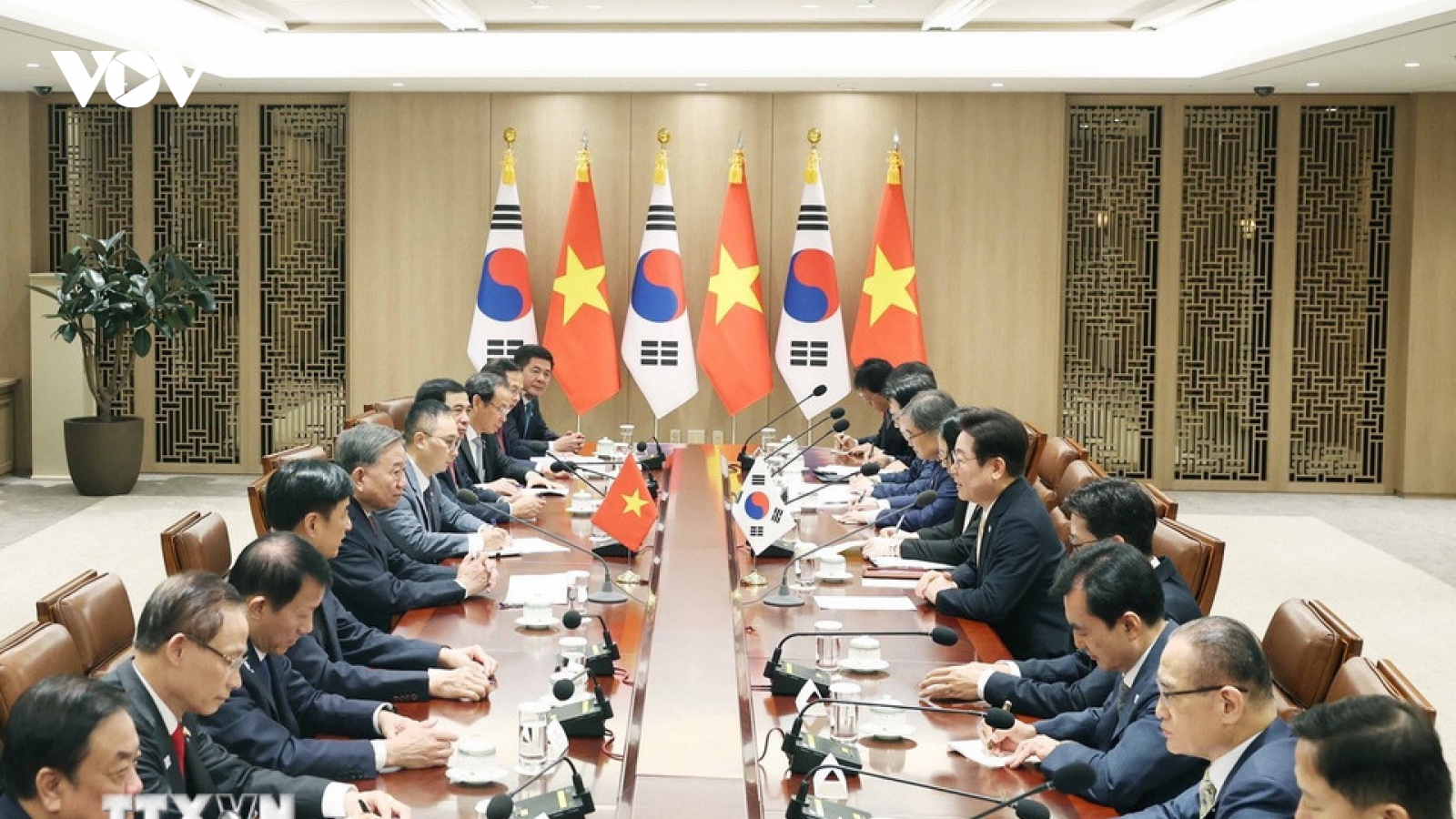 Tuyên bố chung về làm sâu sắc hơn quan hệ Đối tác Chiến lược Toàn diện Việt Nam - Hàn Quốc