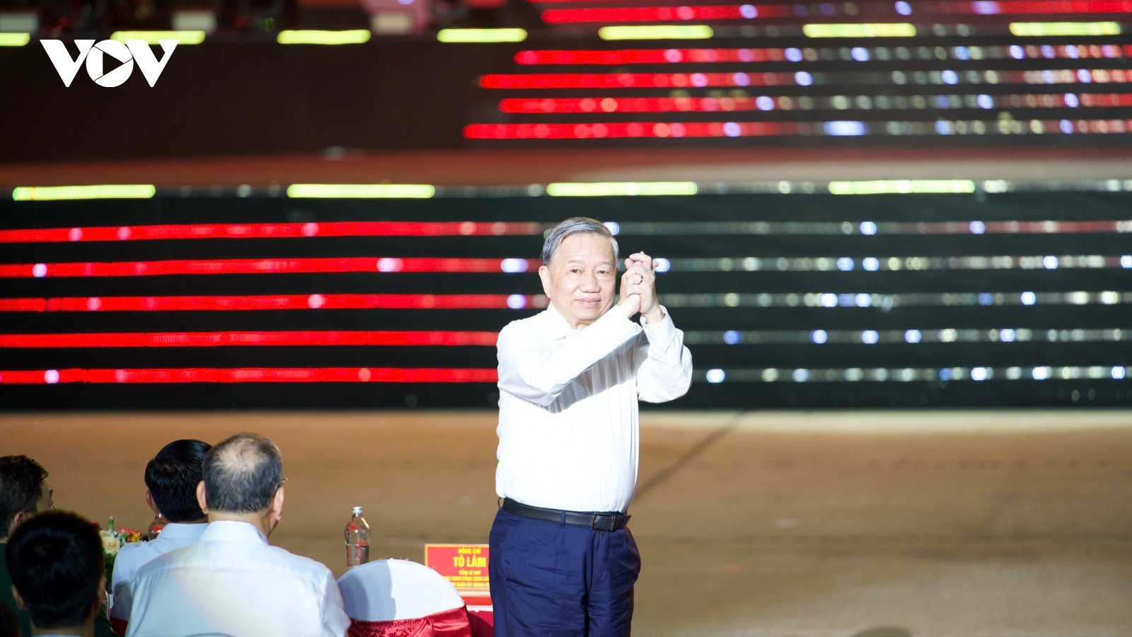 CT nghệ thuật chính luận “Dưới cờ vinh quang” - khắc họa biểu tượng căn tính quốc gia